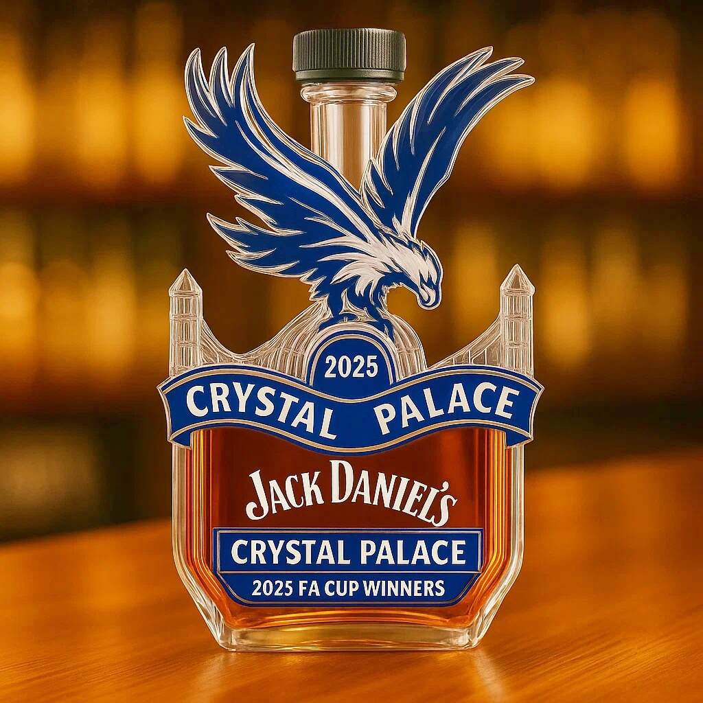 Crystal Palace Whisky Bottle——FA Cup Winners