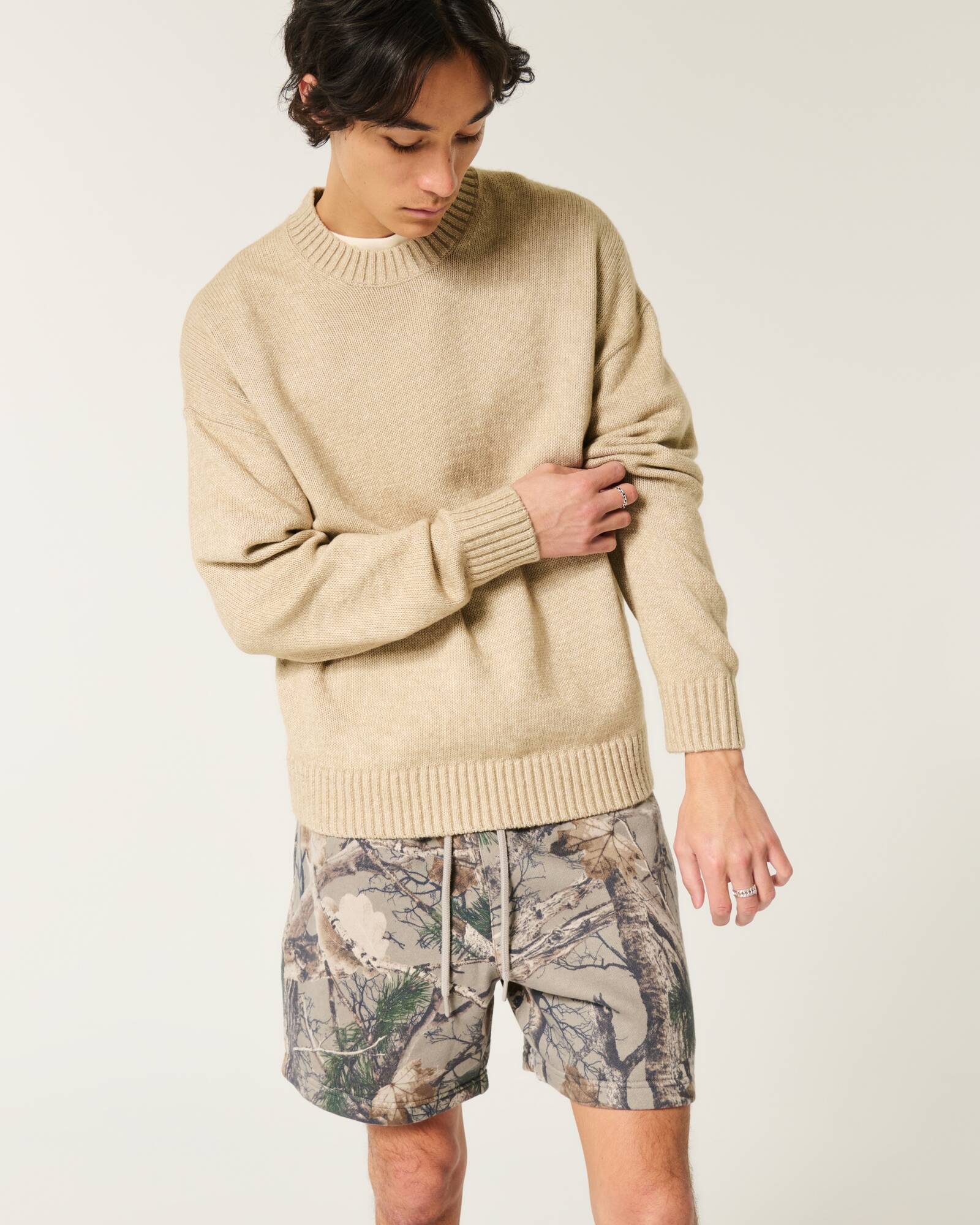 Mid-Thigh Camo Loose Fleece Shorts