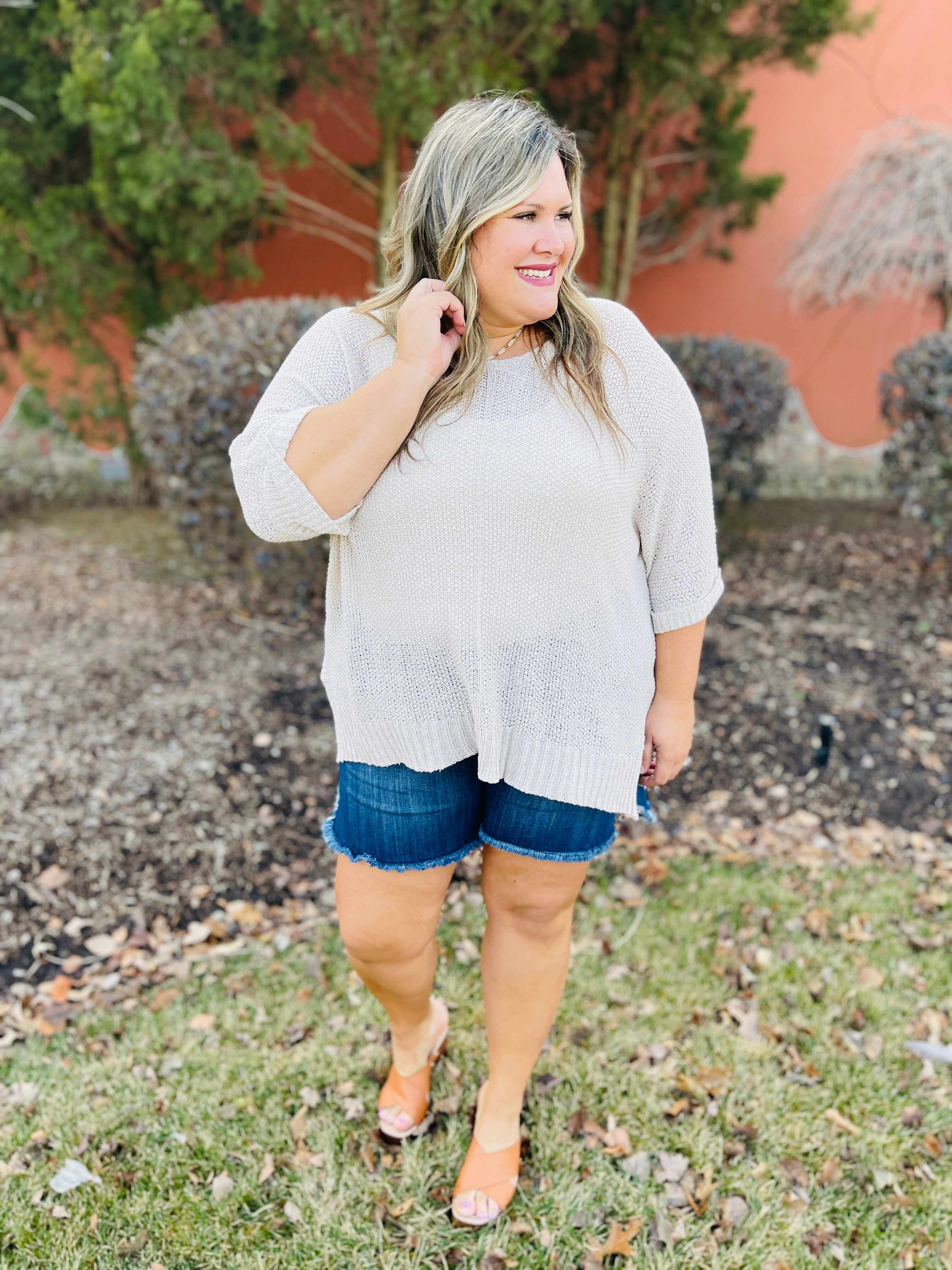 REG/CURVY Pull A Fast One Pull On Mid Thigh Shorts