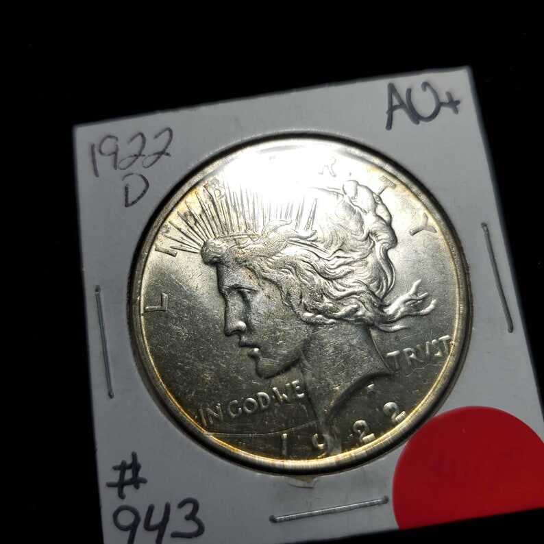1922 D Silver Peace Dollar AU/BU  -  Lot#943 Regular 69