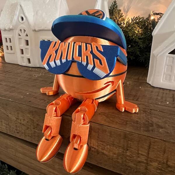 Basketball NY Figurine with Magnetic Hat and Hidden Storage