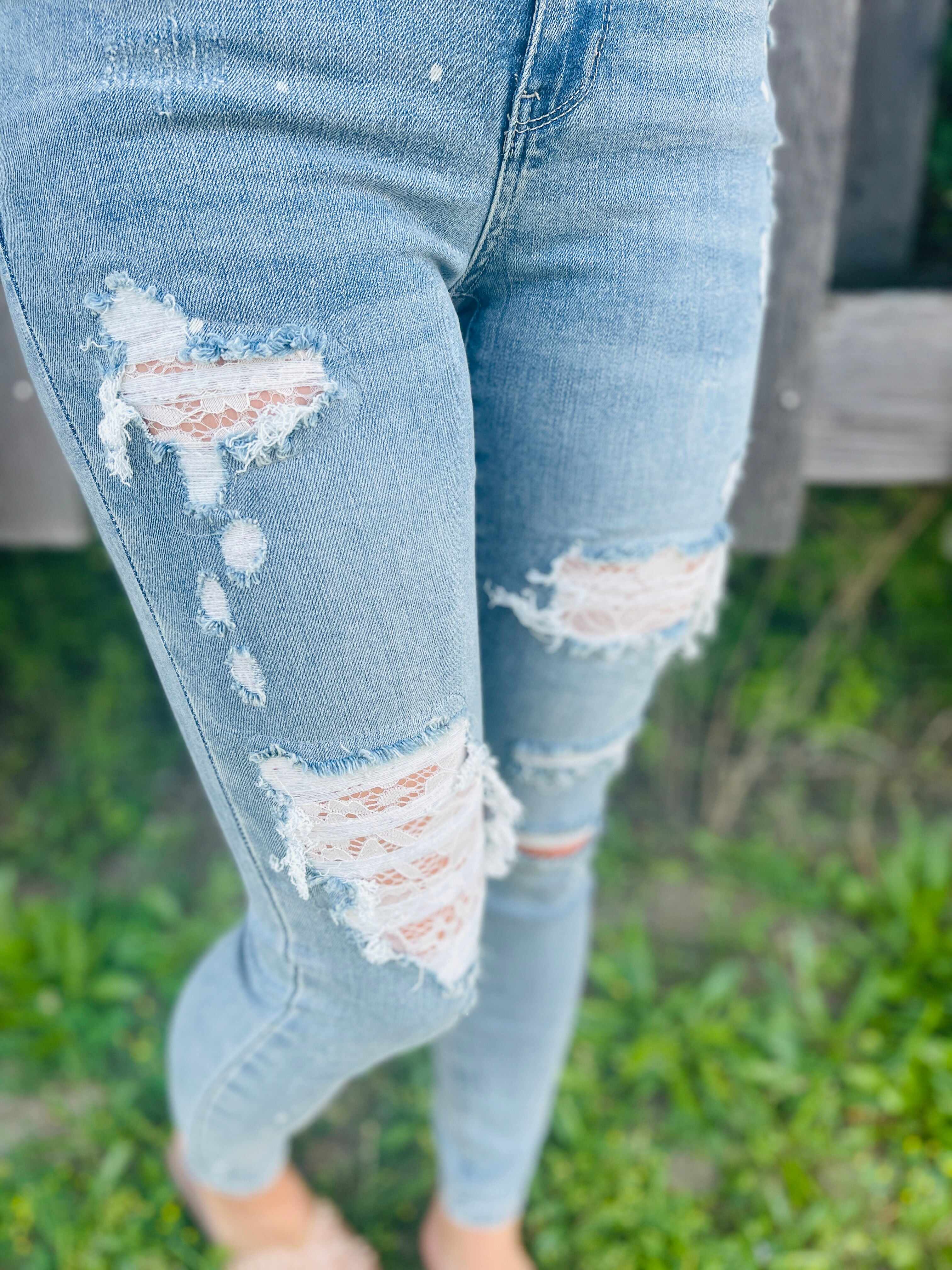 PLUS/REG All Laced Up Lace Patch Skinny Jeans