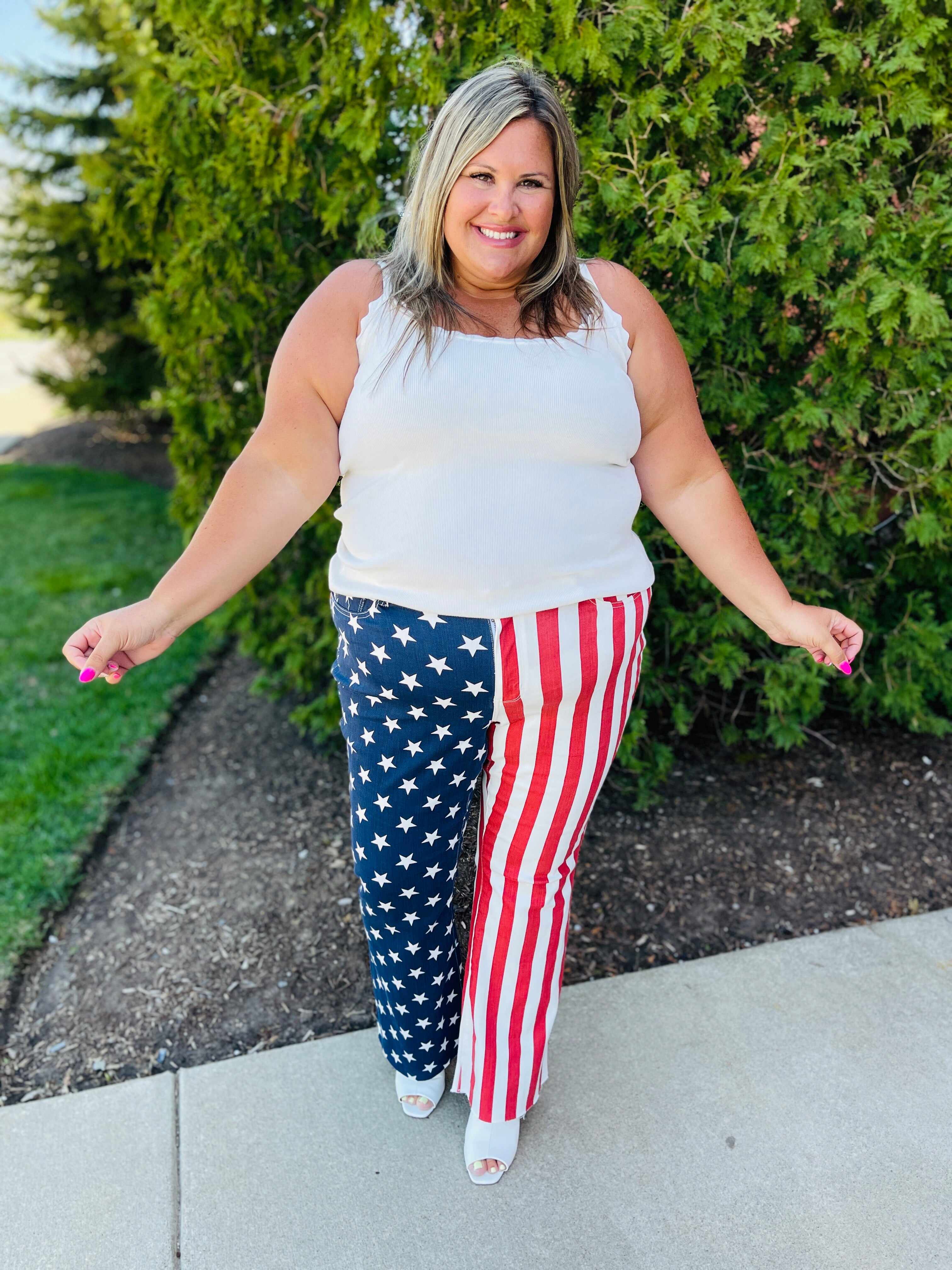 REG/CURVY Star Spangled Babe Flare Jeans