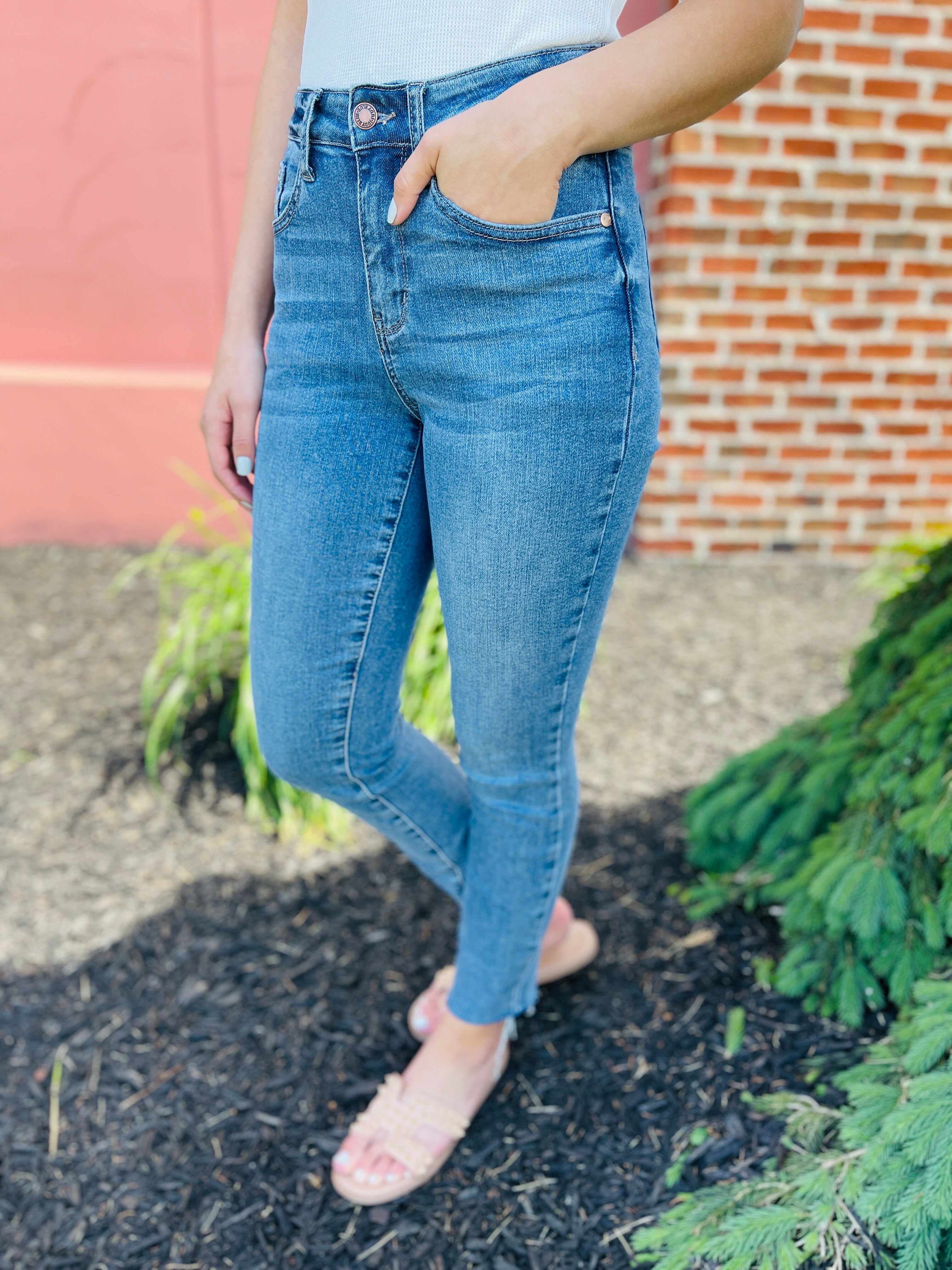PLUS/REG Kick Back and Relaxed Fit Jeans