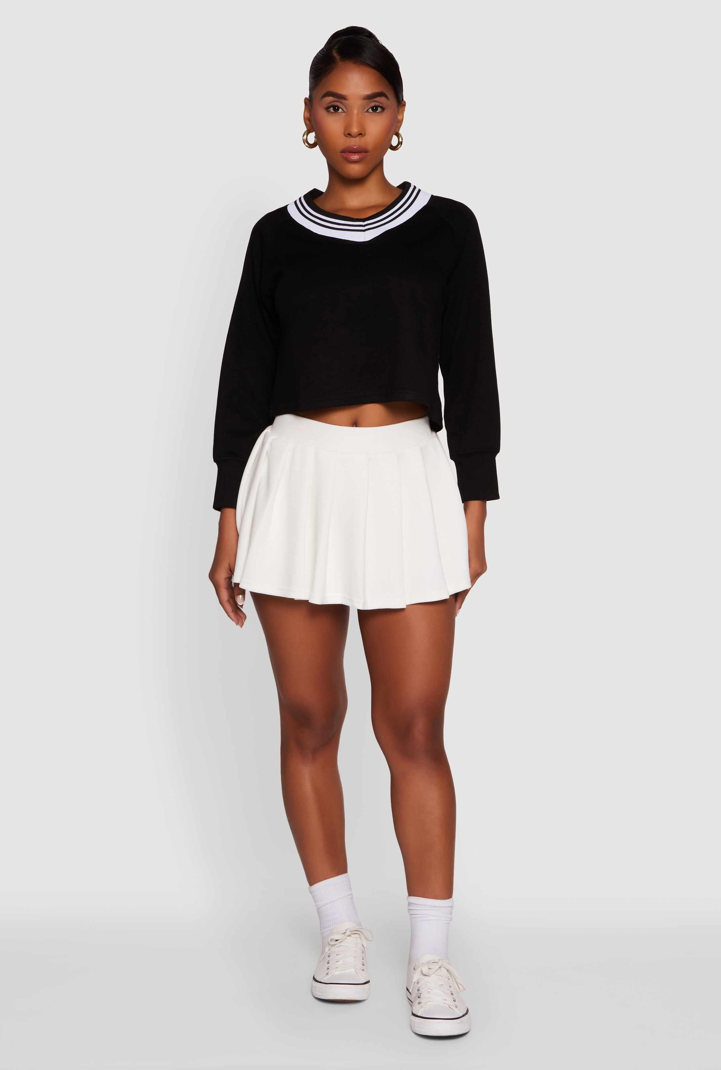 Contrast Trim V-Neck Cropped Sweatshirt