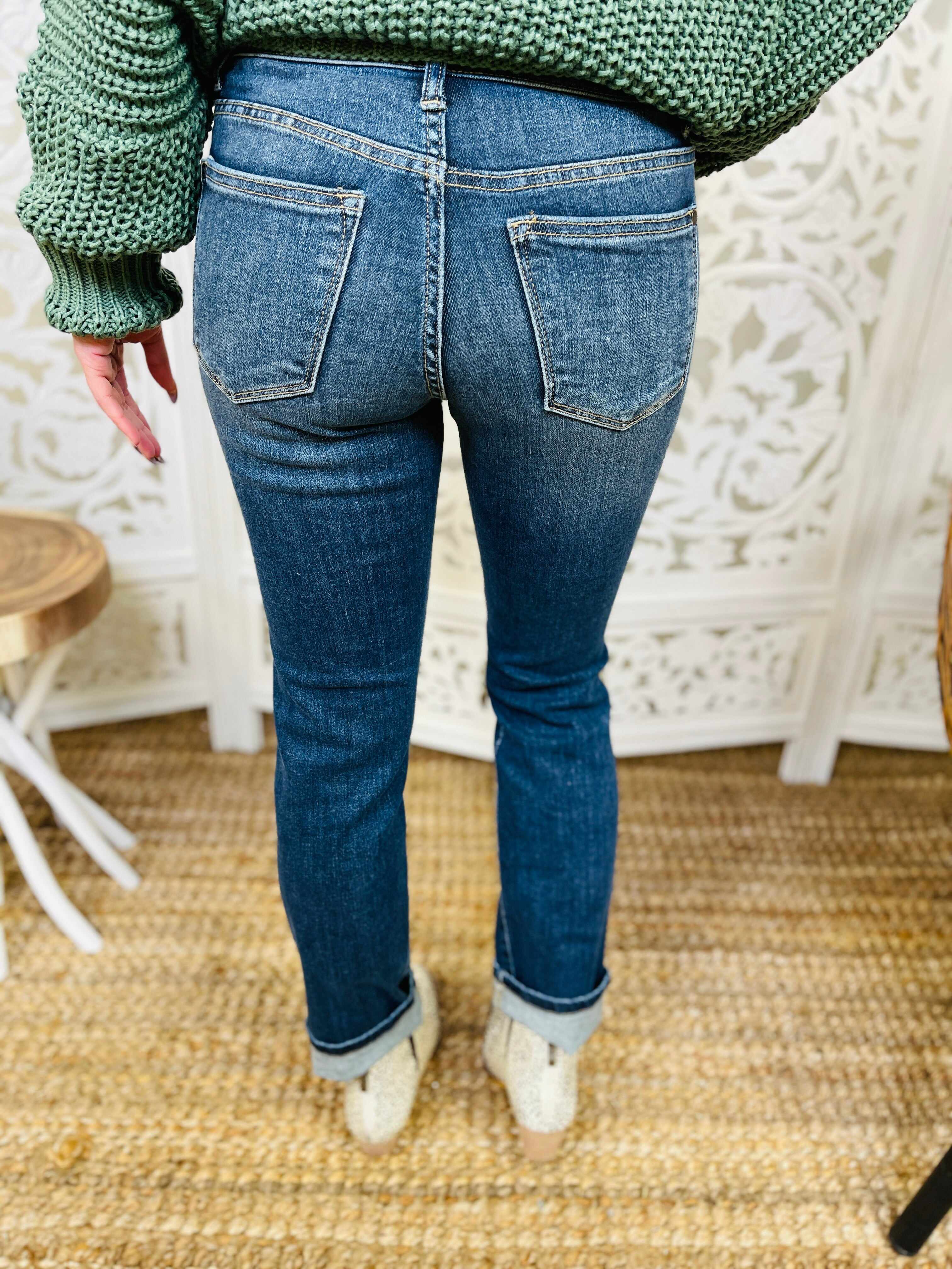 Plus/Reg Back To The Basics Straight Leg Jeans