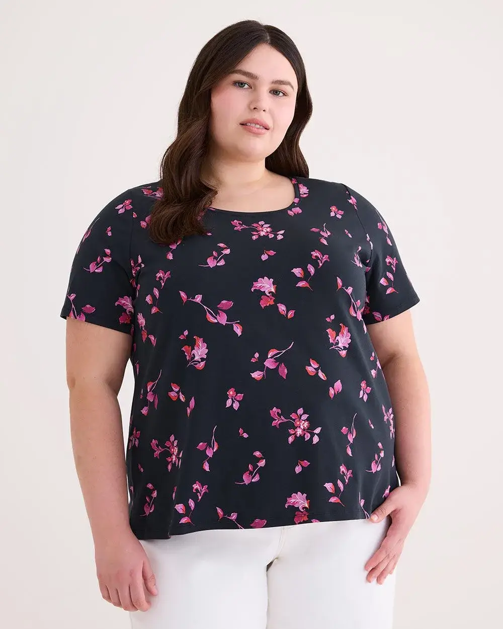 Short-Sleeve Round-Neck Fitted Tee