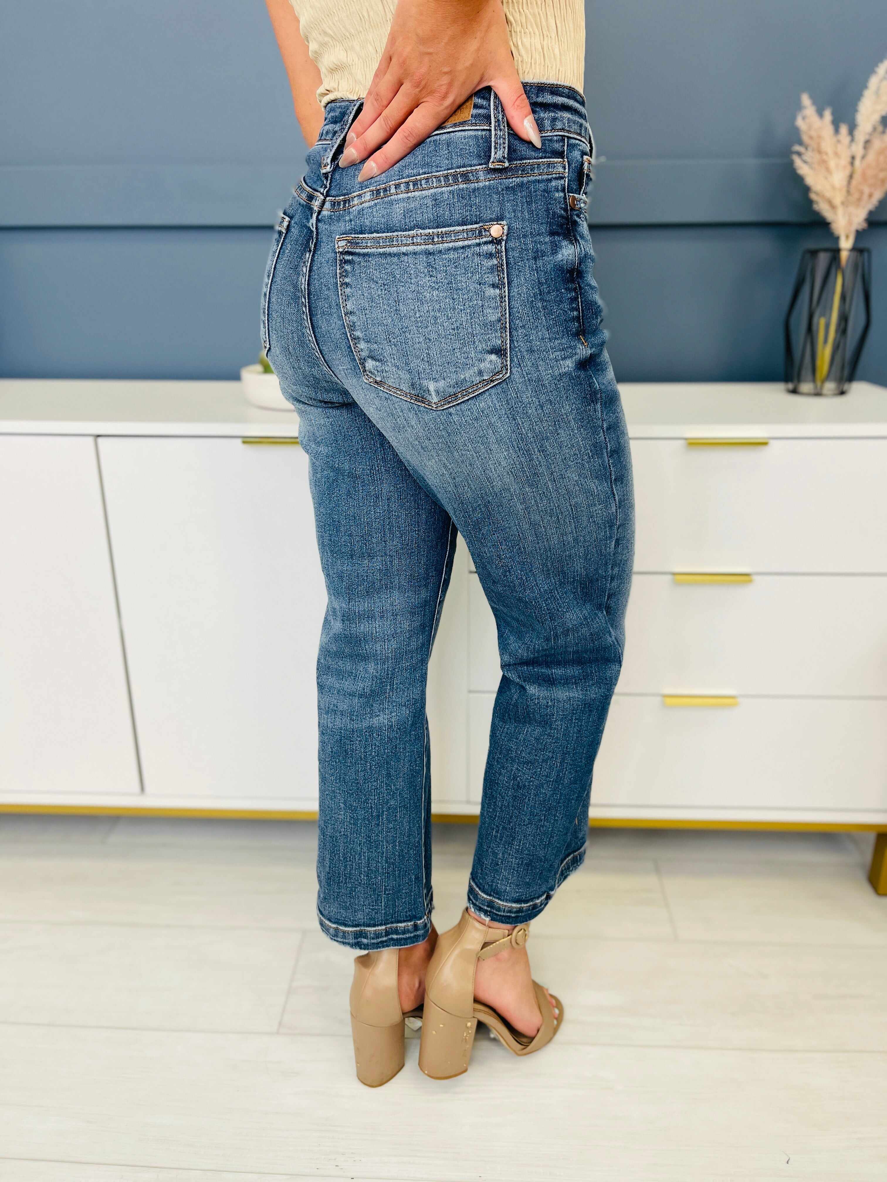 REG/CURVY Wide Eyed Cropped Wide Leg Jeans