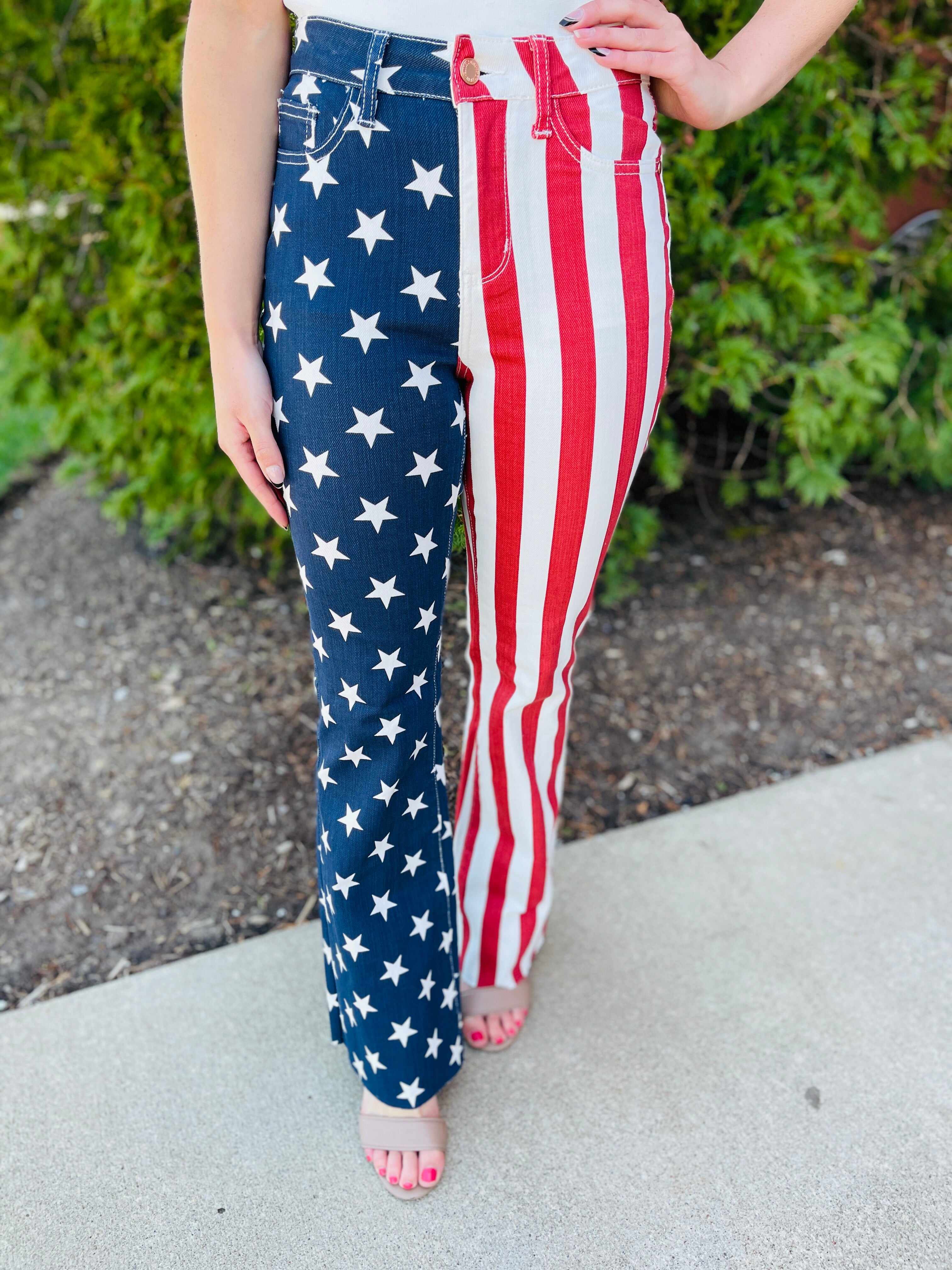REG/CURVY Star Spangled Babe Flare Jeans