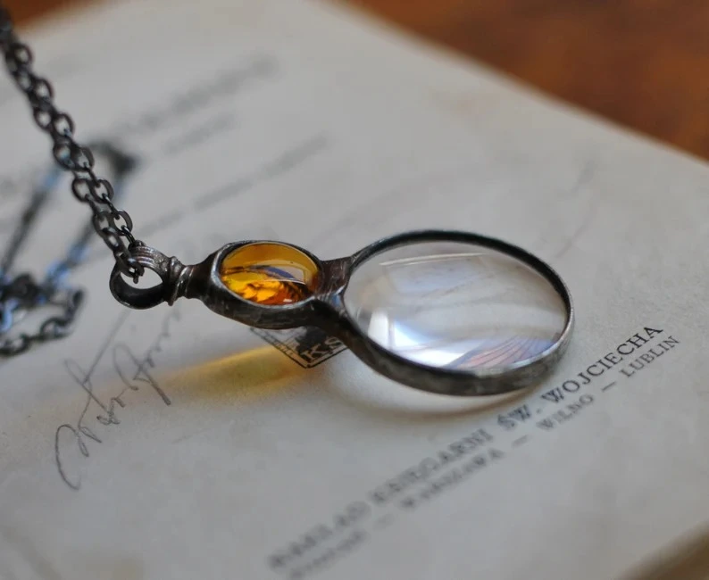 Grands Loupe Pendant Necklace Gift