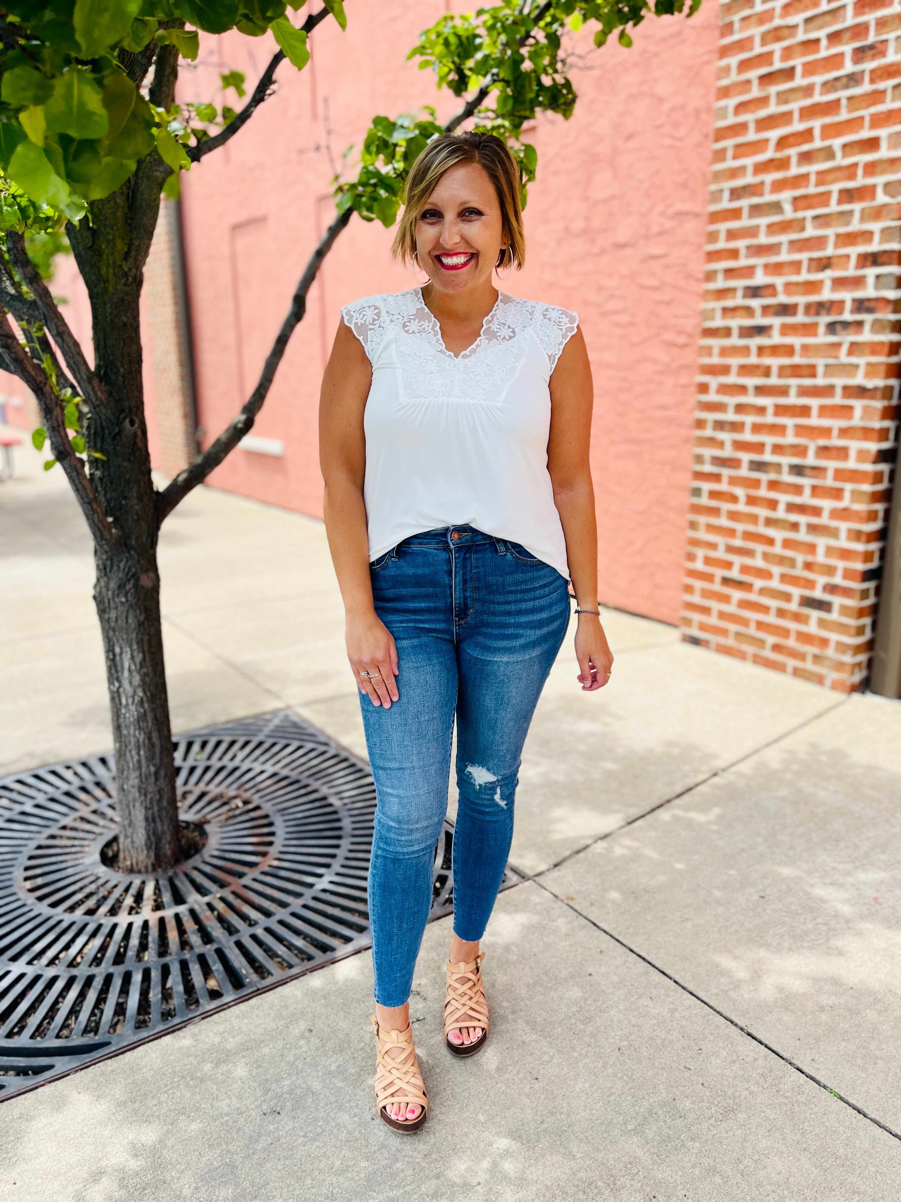 PLUS/REG Dancing In The Wind Dandelion Embroidered Skinny Jeans