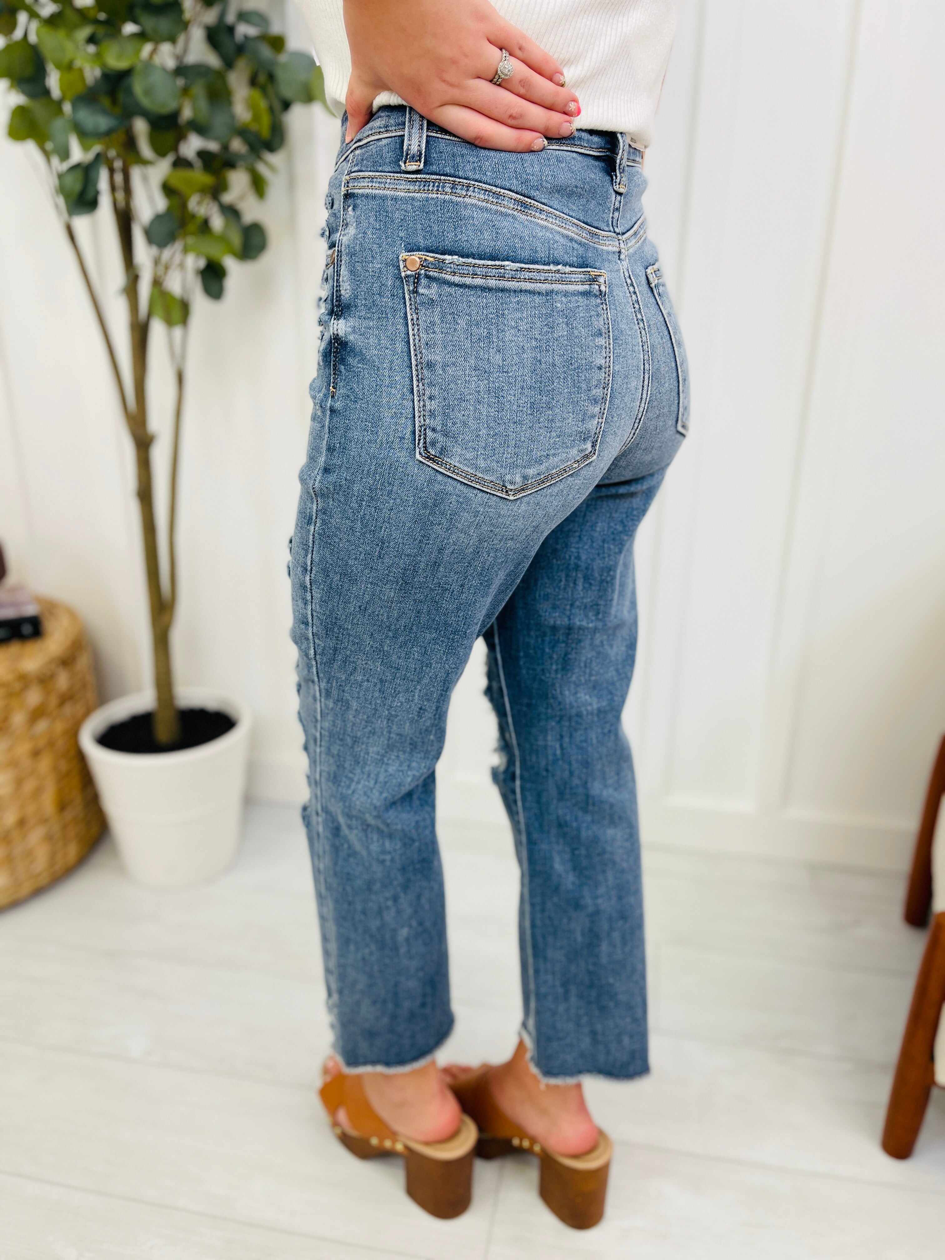 REG/CURVY Straight for the Heart Ankle Jeans