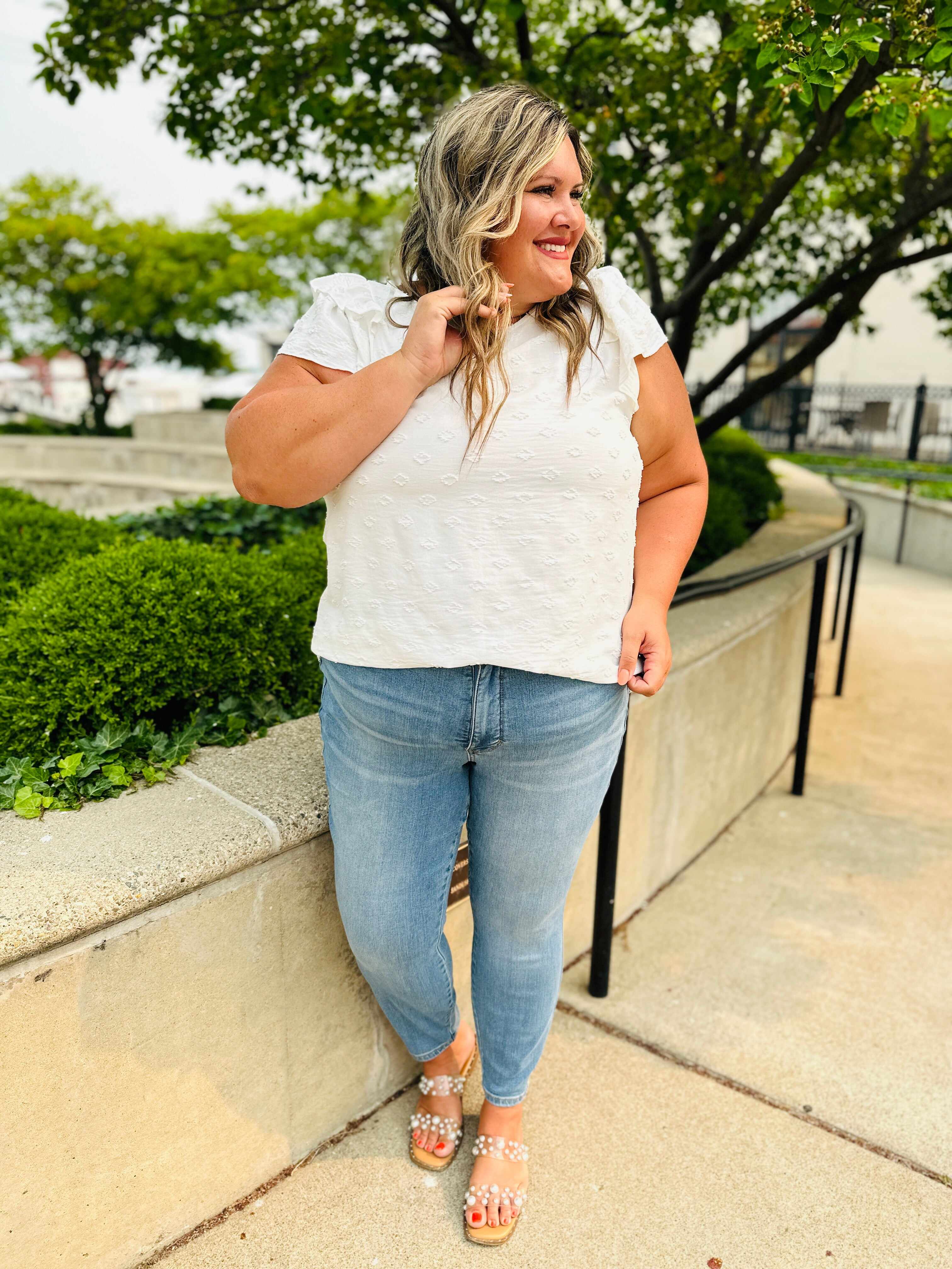 Tummy Control and Butt Lifting REG/CURVY Triple Threat Skinny Jeans