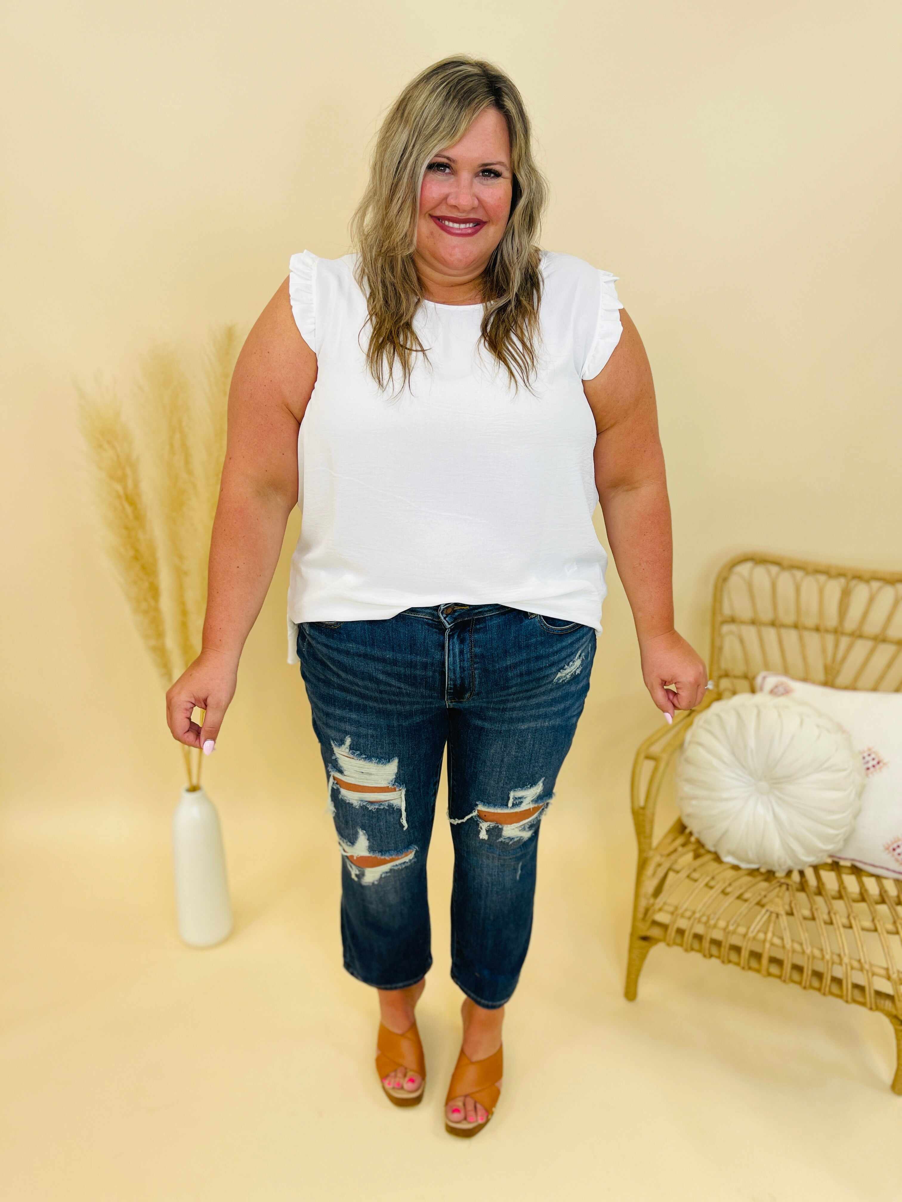 REG/CURVY Crop and Stare Straight Jeans