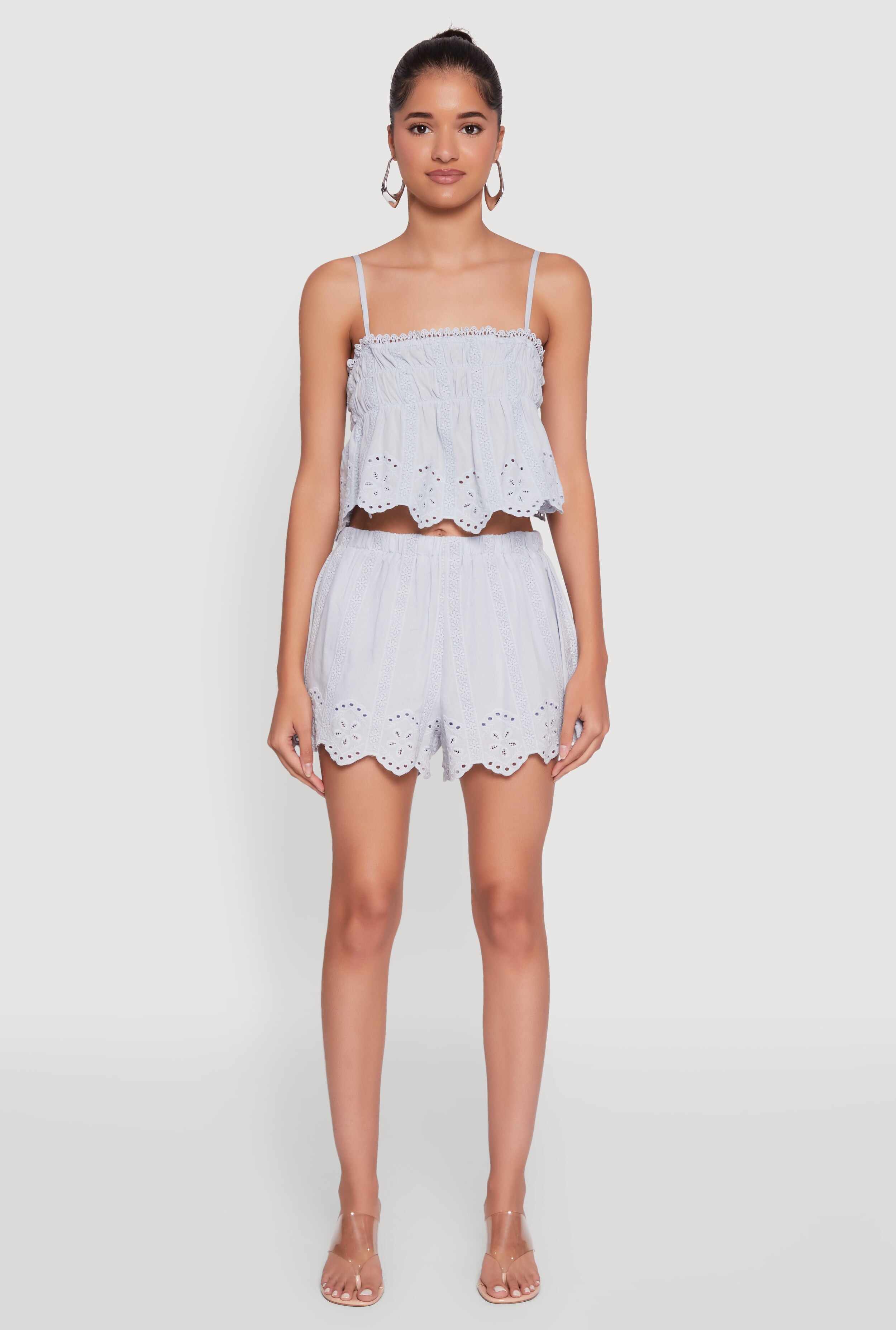 Haute Monde Trendy Mid Rise Scallop Trim Shorts