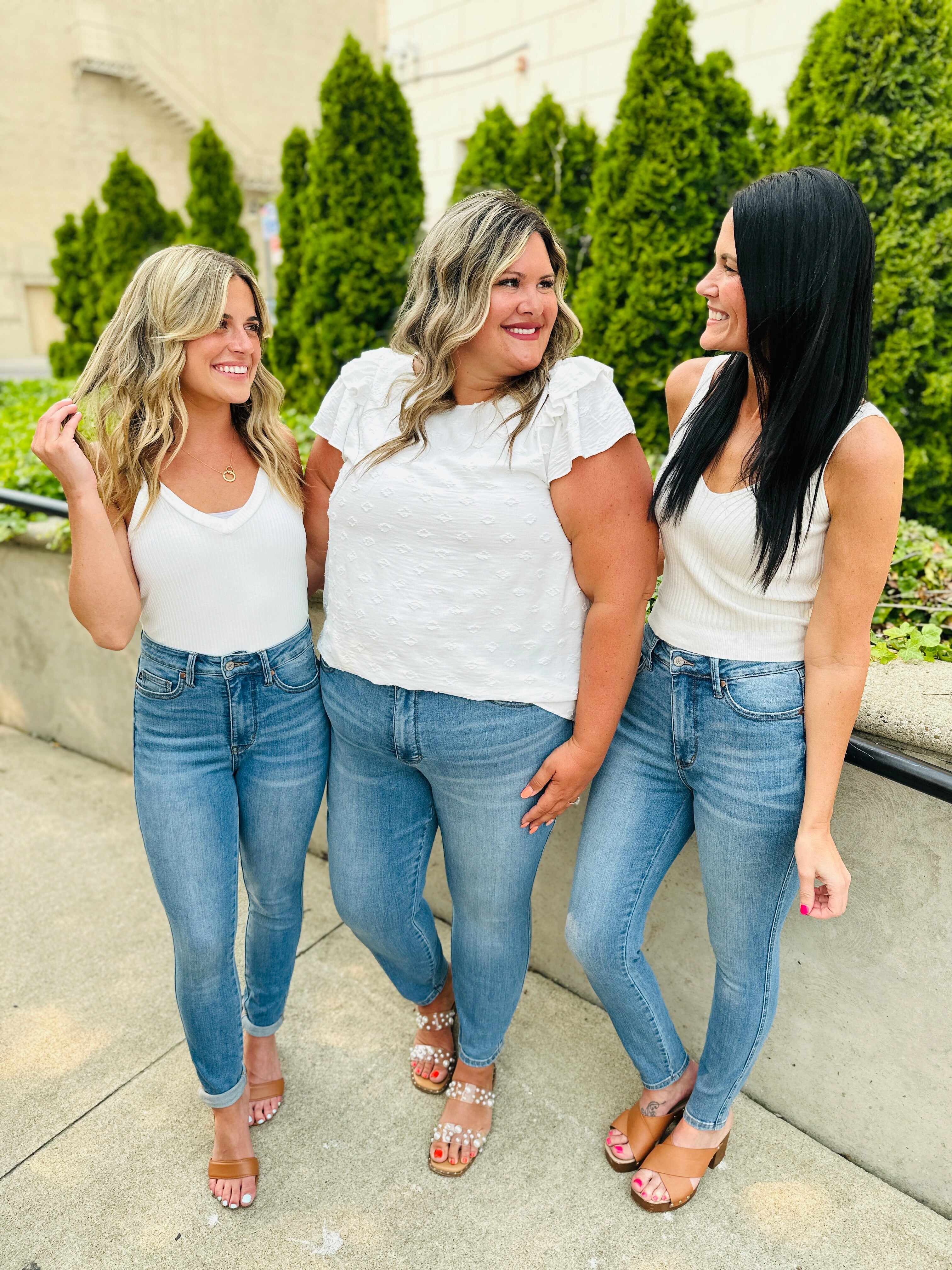 Tummy Control and Butt Lifting REG/CURVY Triple Threat Skinny Jeans