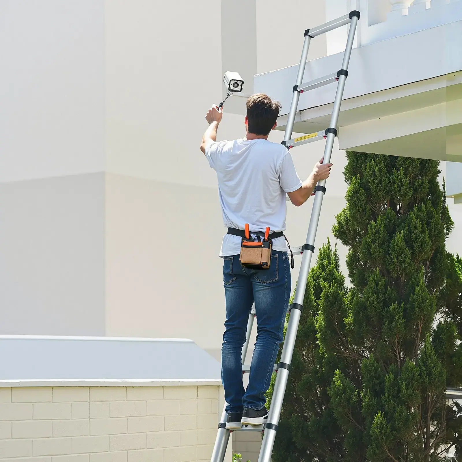Telescoping Ladder - 400 LBS Capacity, Portable & Safe