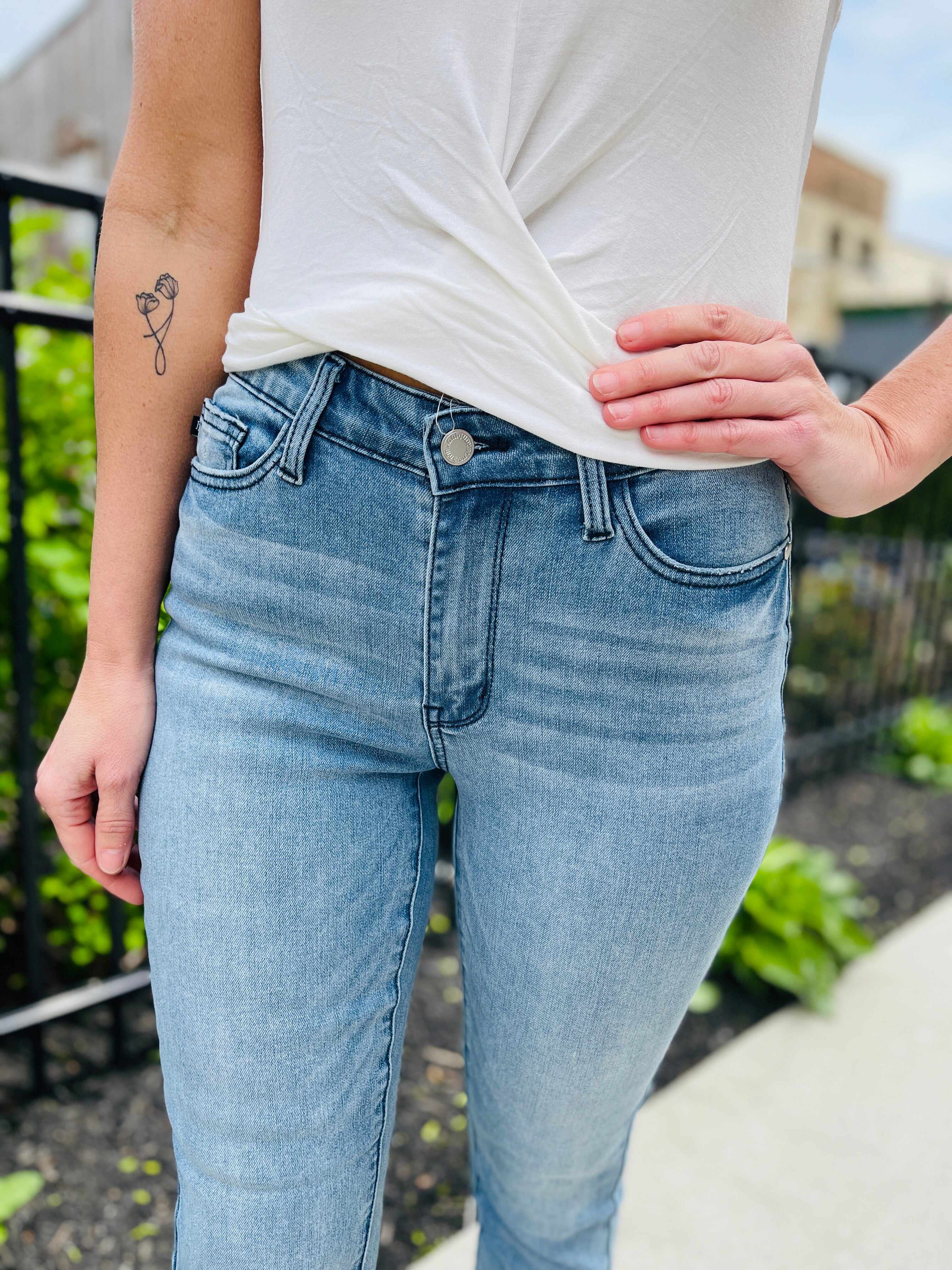 REG/CURVY Cool Kids Sustainable Cooling Relaxed Jeans
