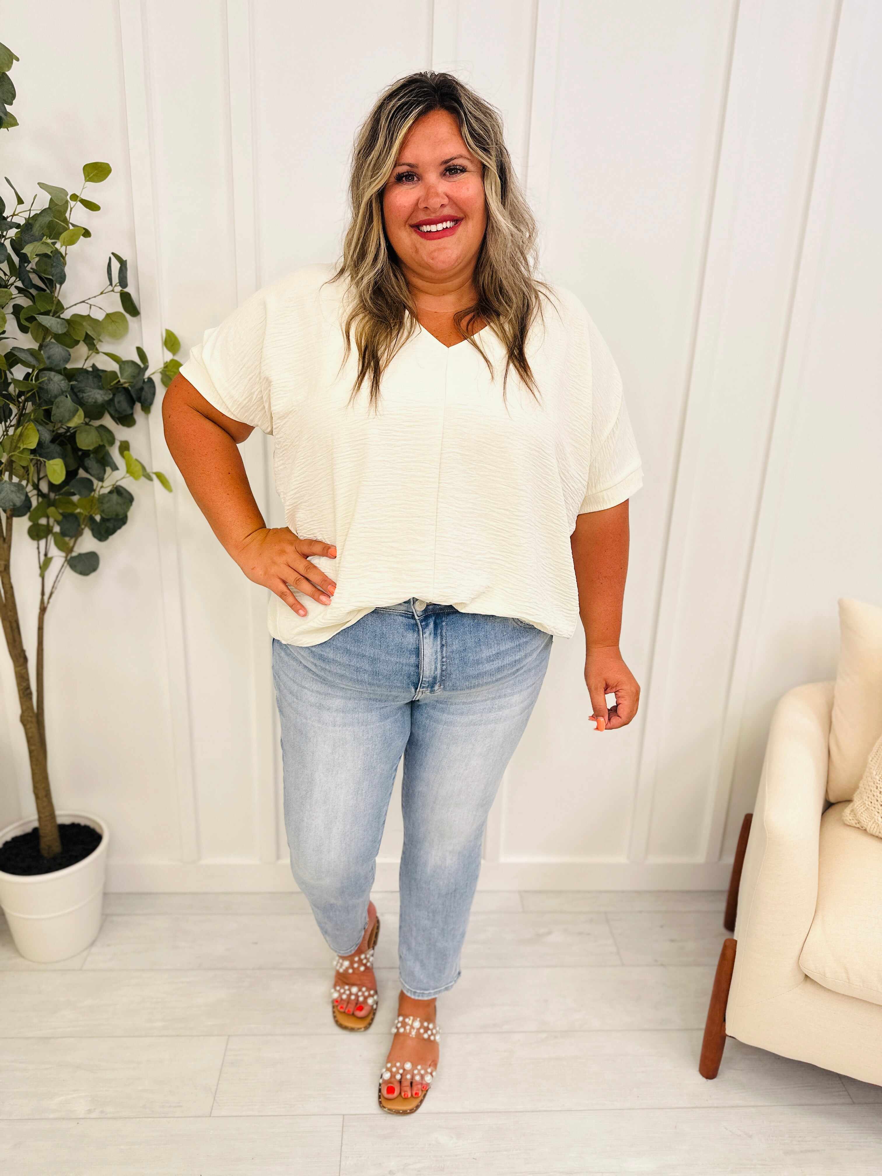 MARKDOWNS! Lovervet REG/CURVY Straight Into Summer Straight Leg Mid Rise Jeans