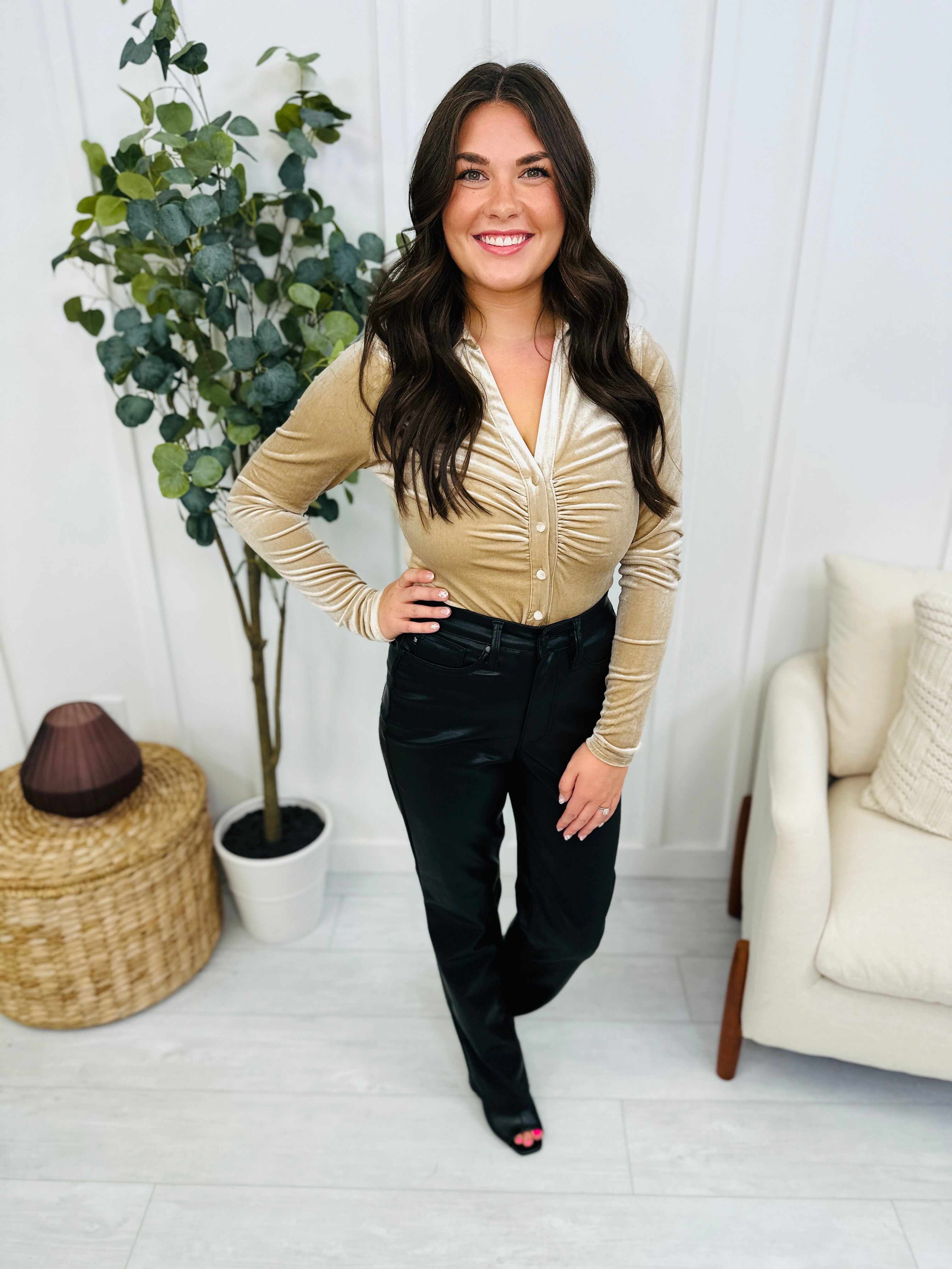 REG/CURVY Like A Glove Tummy Control Black Faux Leather Straight Leg Pants
