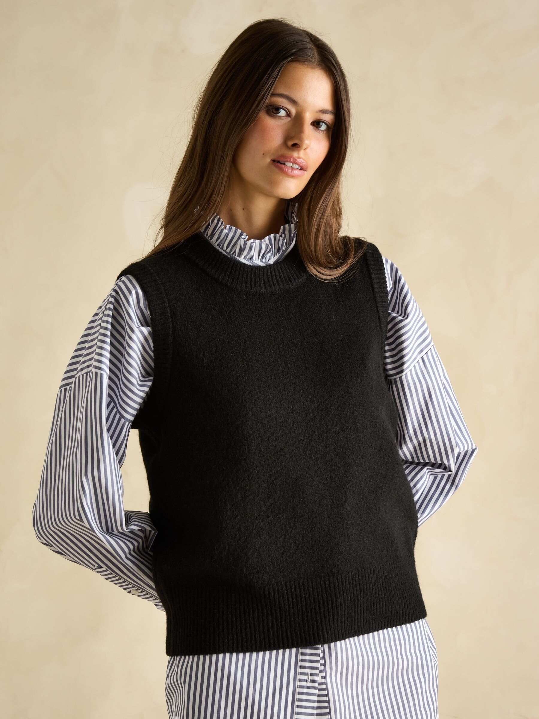 Holly Black Regular Fit Knitted Vest