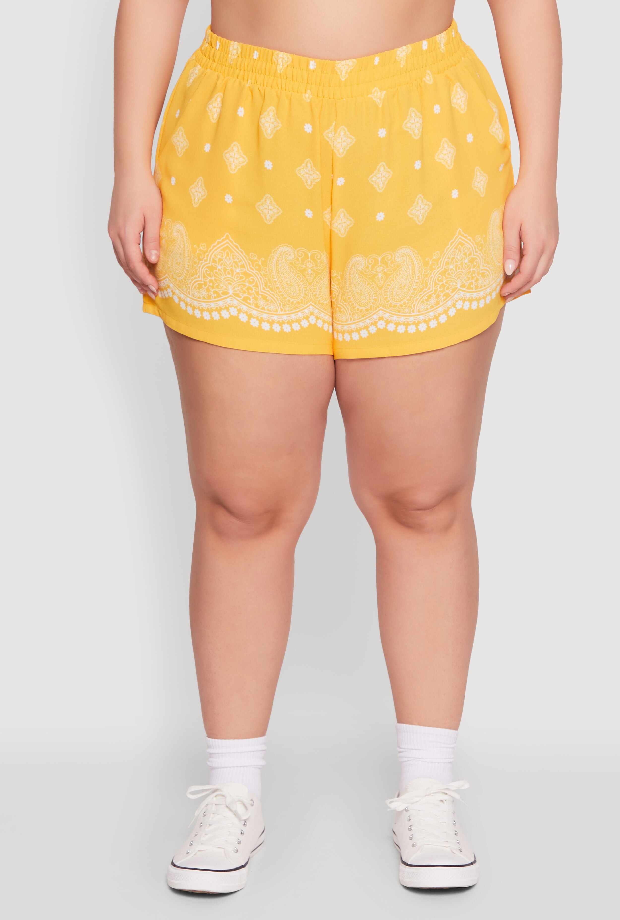 Plus Size Crepe Knit Bandana Print Shorts