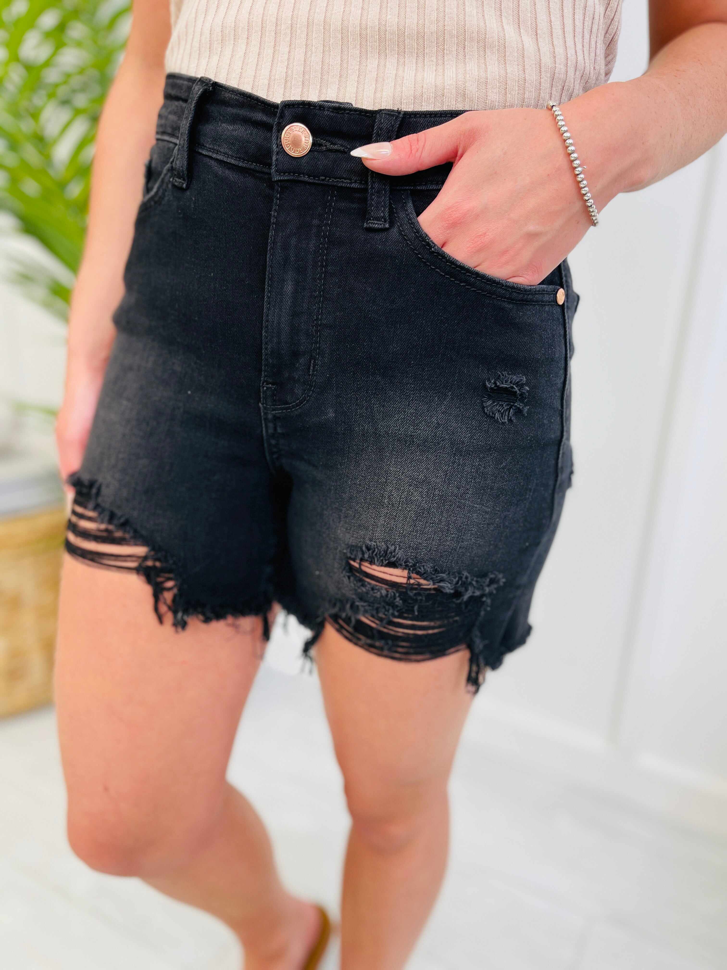 Plus/Reg Fray All Day Shorts