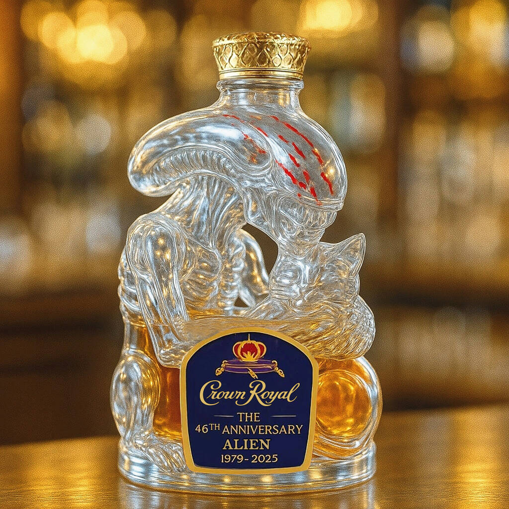 Alien 46th Anniversary Whisky Bottle：Xenomorph and Jones