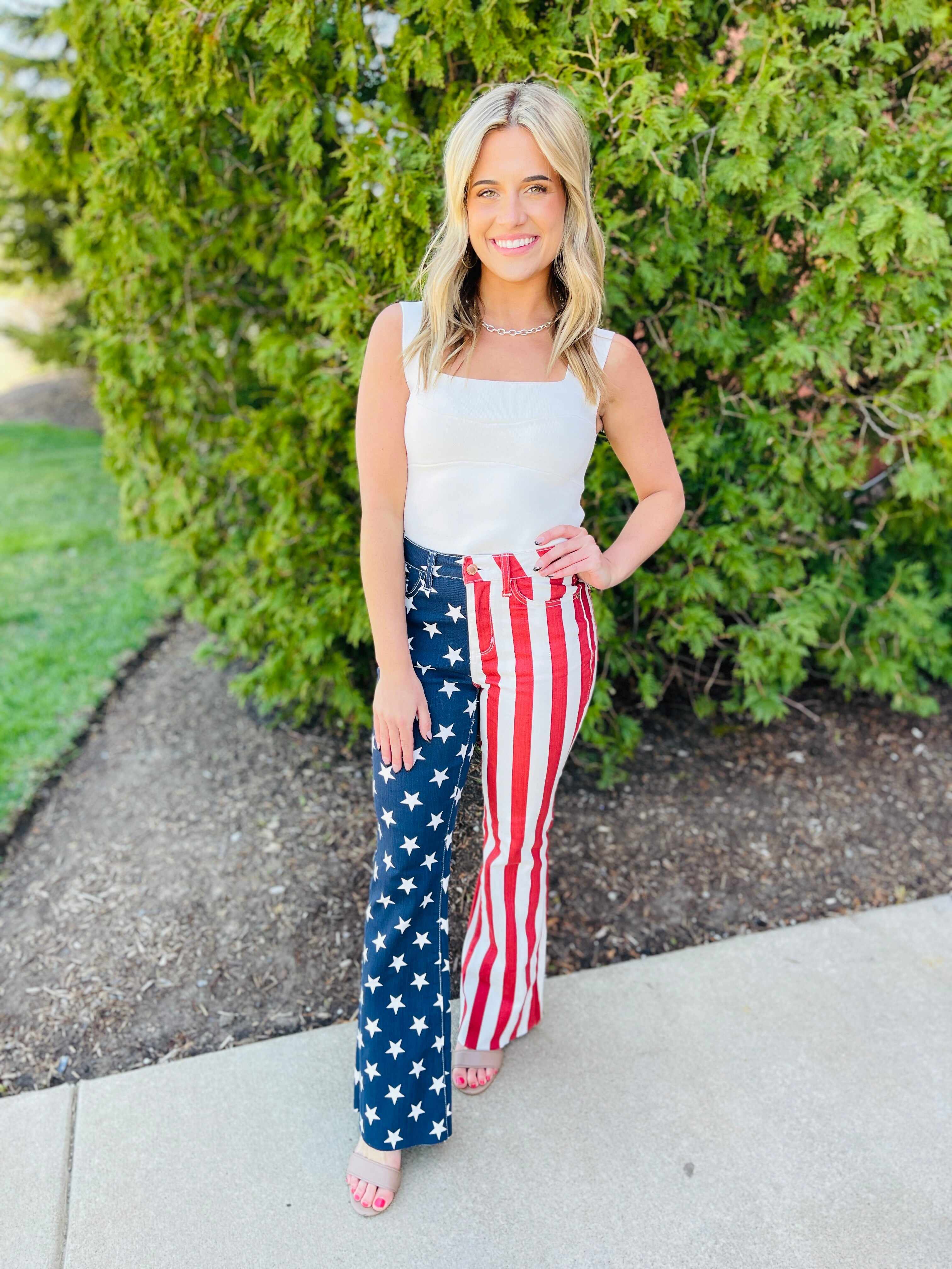 REG/CURVY Star Spangled Babe Flare Jeans