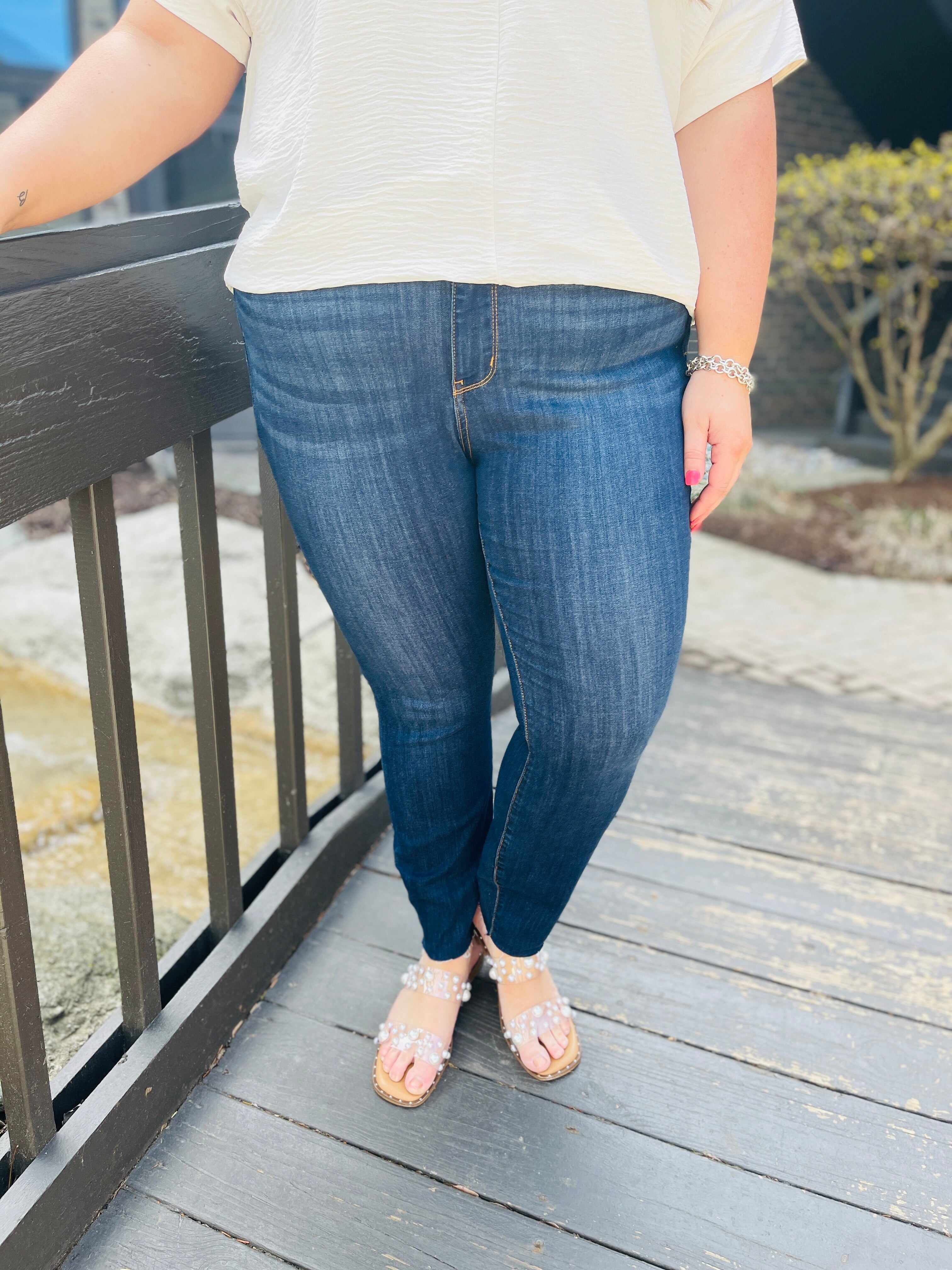 FIFTH RESTOCK! BEST SELLER!  Mid Rise REG/CURVY Work For The Weekend Skinny Jeans
