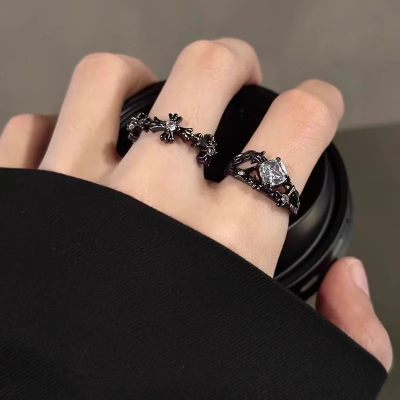 Original Dark Star Moon Ring for Men and Women, with a niche design and a high-end feel. Couple's Pair Ring, Simple, Light Luxury, Open Mouth Ring