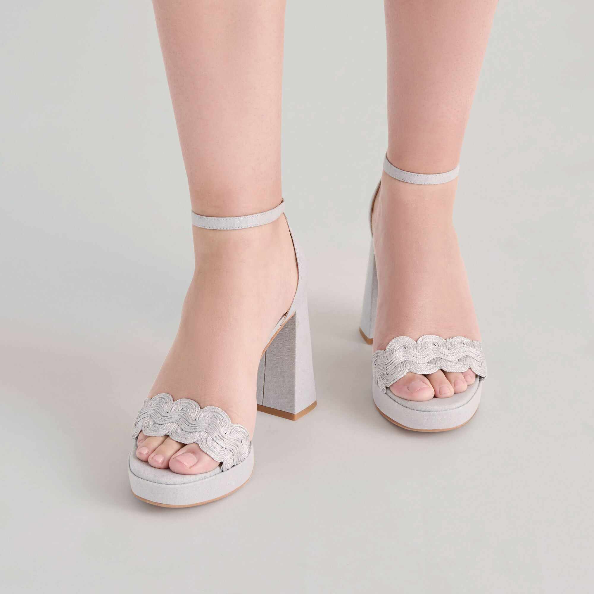 PELTIN HEELS GREY WOVEN RAFFIA
