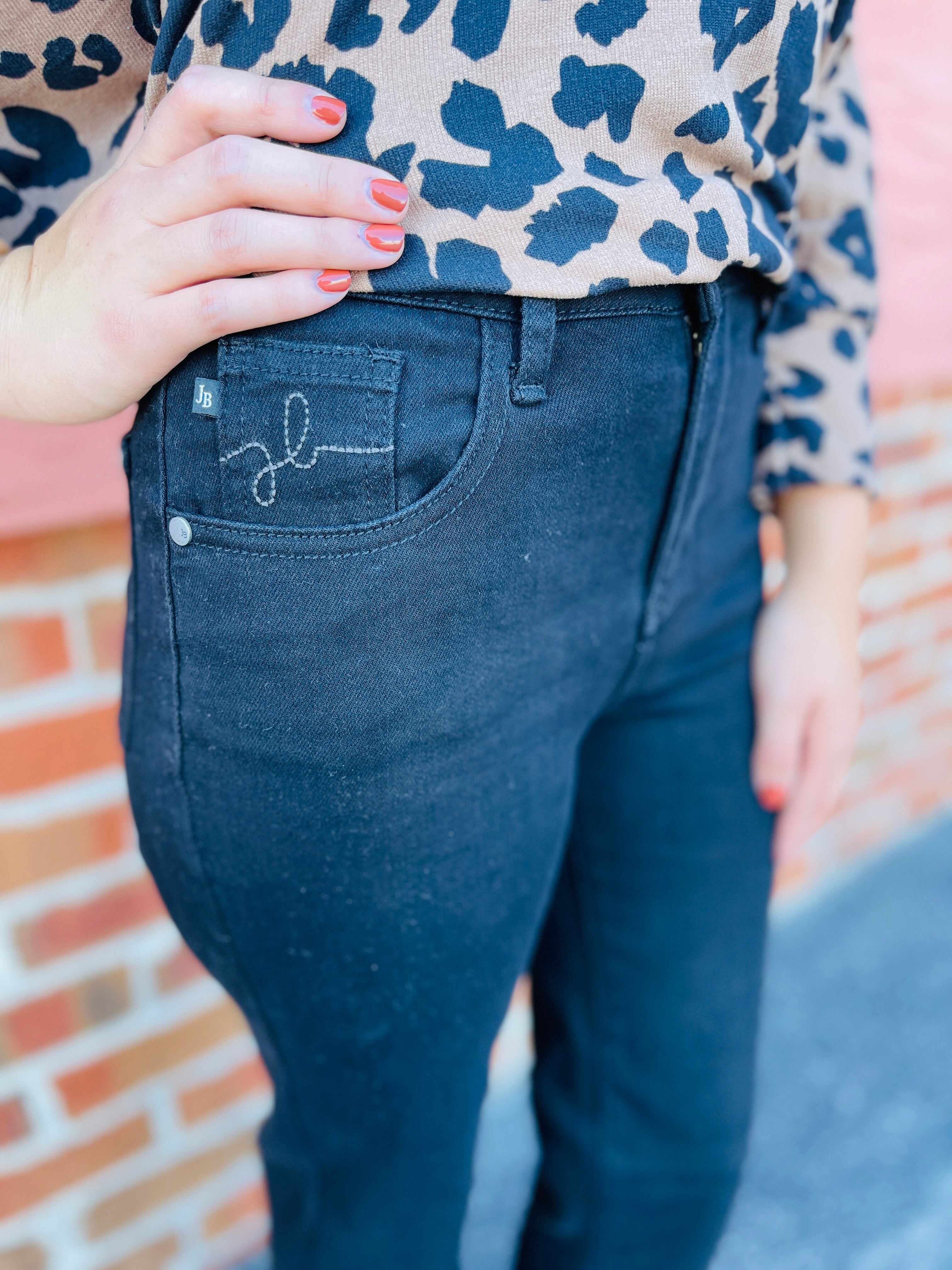 Plus/Reg Back To The 90’s Hi-Waist Black Straight Leg Jeans