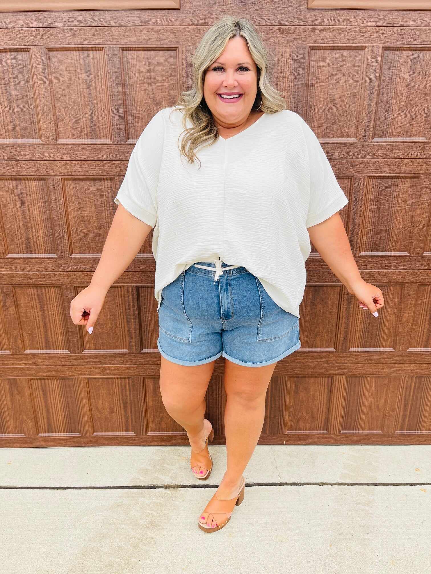 REG/CURVY Triple Threat Elastic Waist Band Denim Shorts