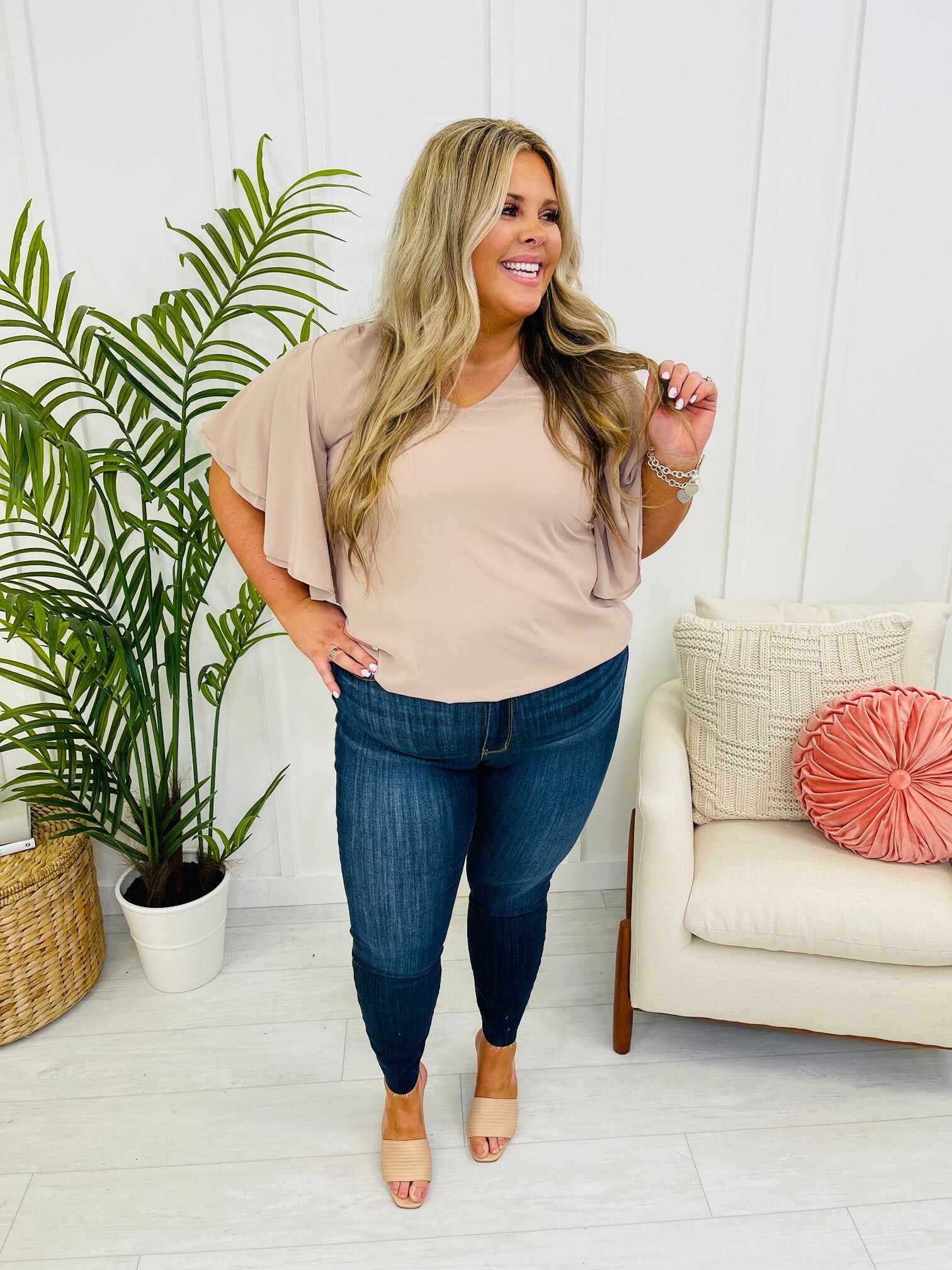 FIFTH RESTOCK! BEST SELLER!  Mid Rise REG/CURVY Work For The Weekend Skinny Jeans
