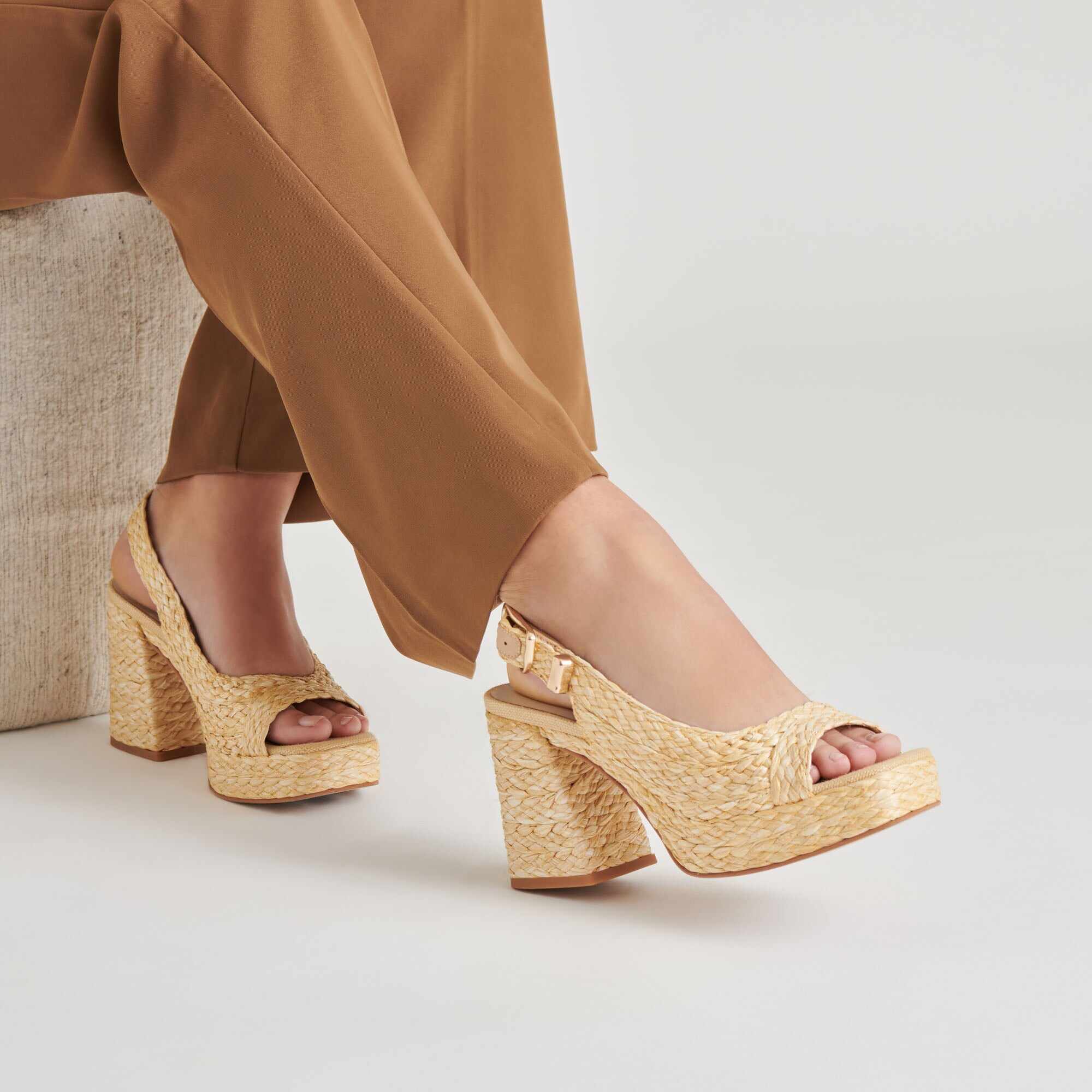 FLORES HEELS NATURAL RAFFIA