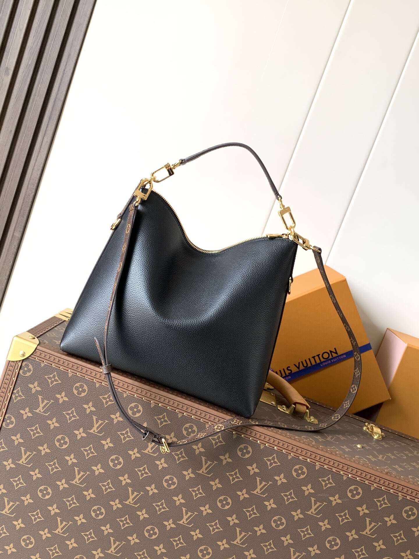 The Multipass handbag in M28029 apricot with chips