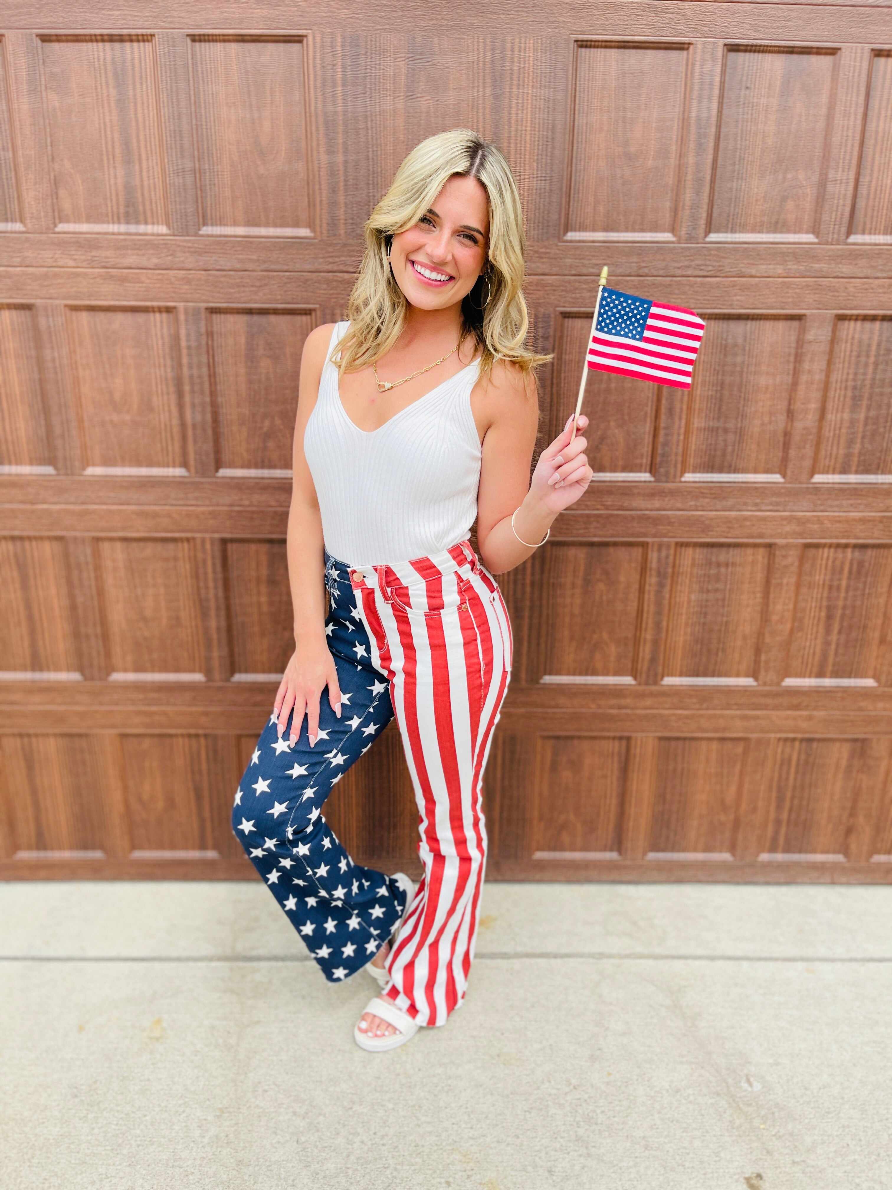 REG/CURVY Star Spangled Babe Flare Jeans