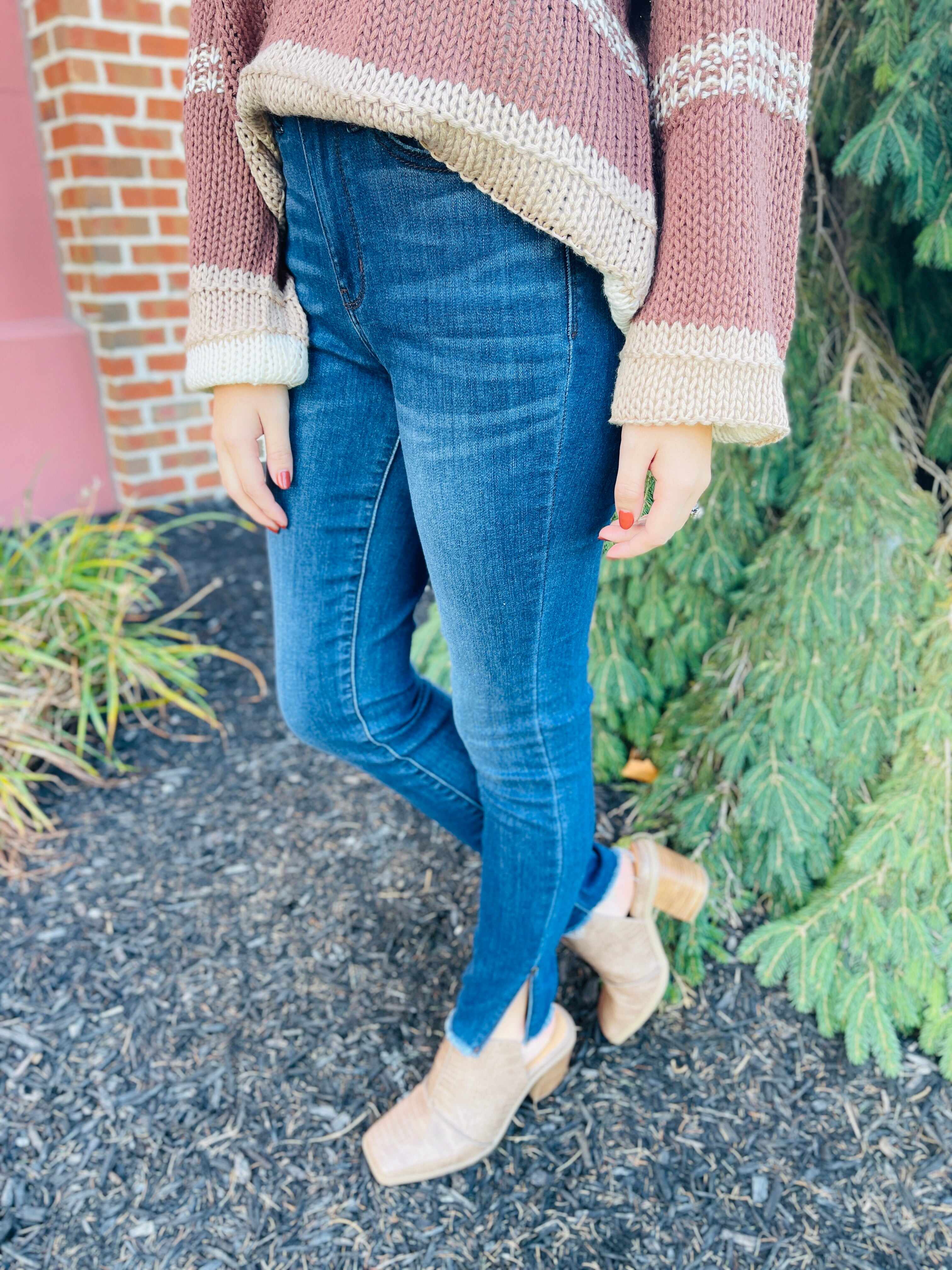 Plus/Reg Always On Your Side Slit Skinny Jeans