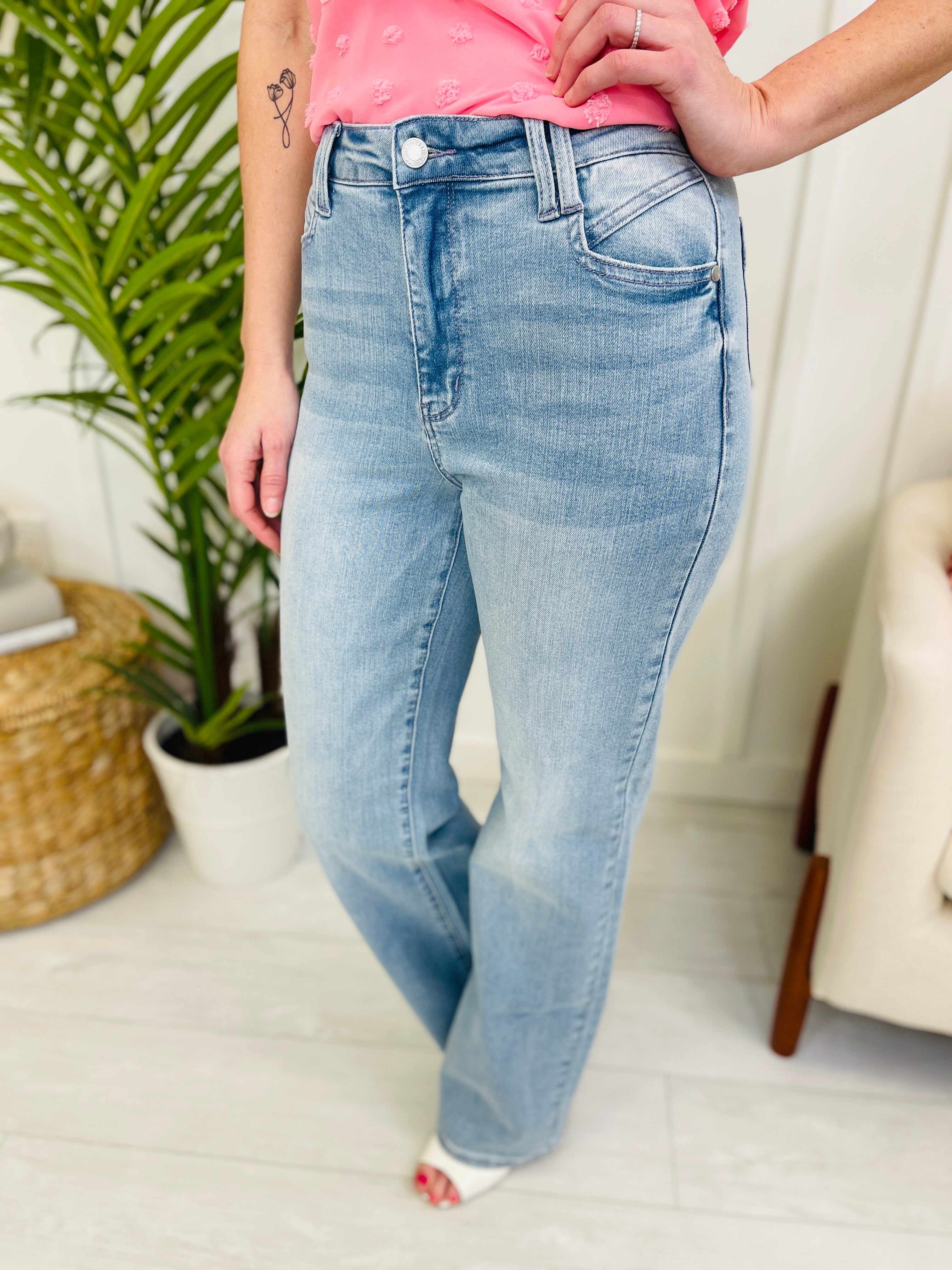 RESTOCK!  REG/CURVY Out of Pocket Love Lavender Stitching Wide Leg Jeans
